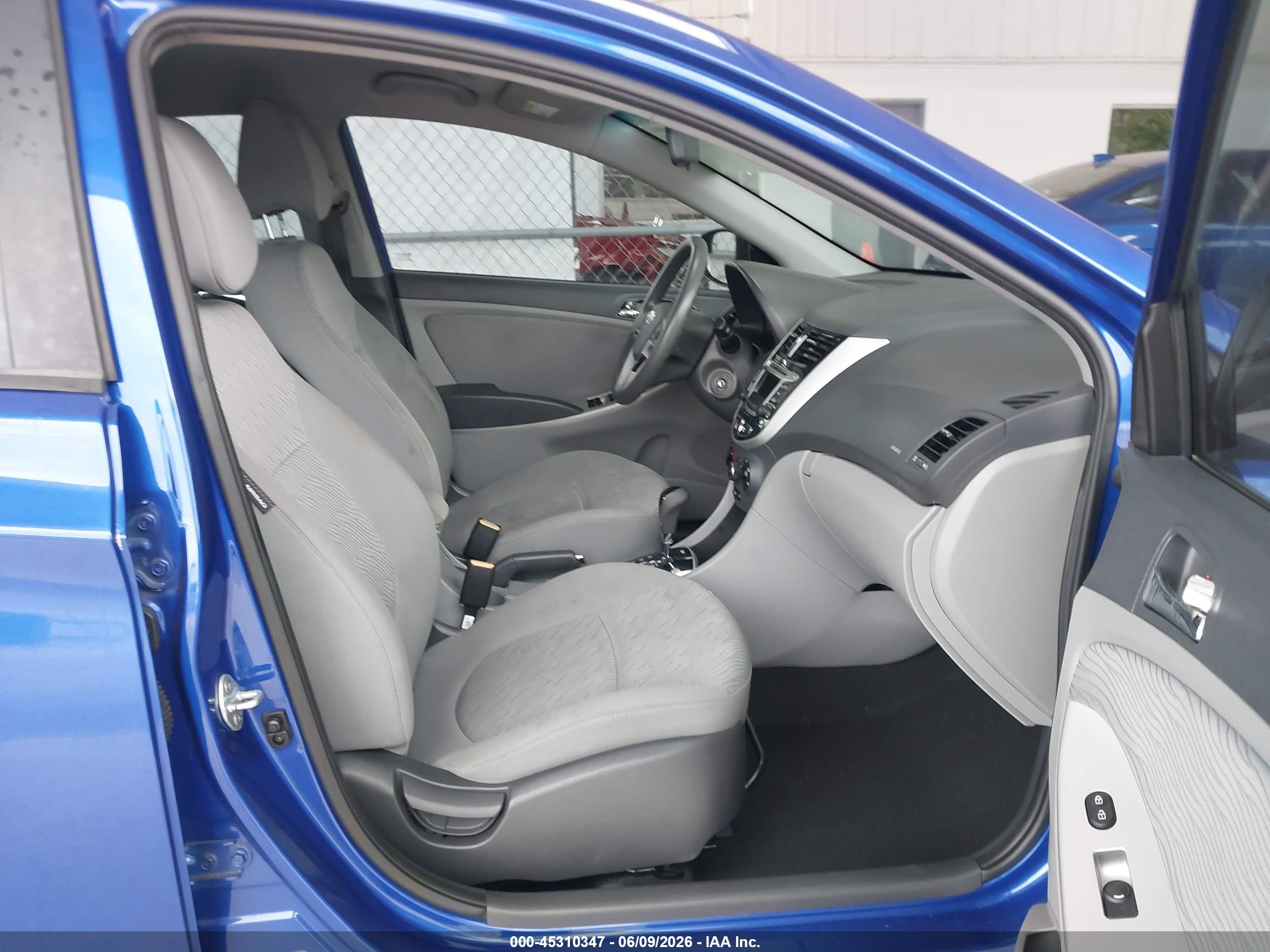 2014 Hyundai Accent Gls Синий vin: KMHCU4AE1EU612027
