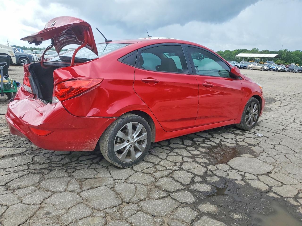 2014 Hyundai Accent Gls Red vin: KMHCU4AE1EU739327