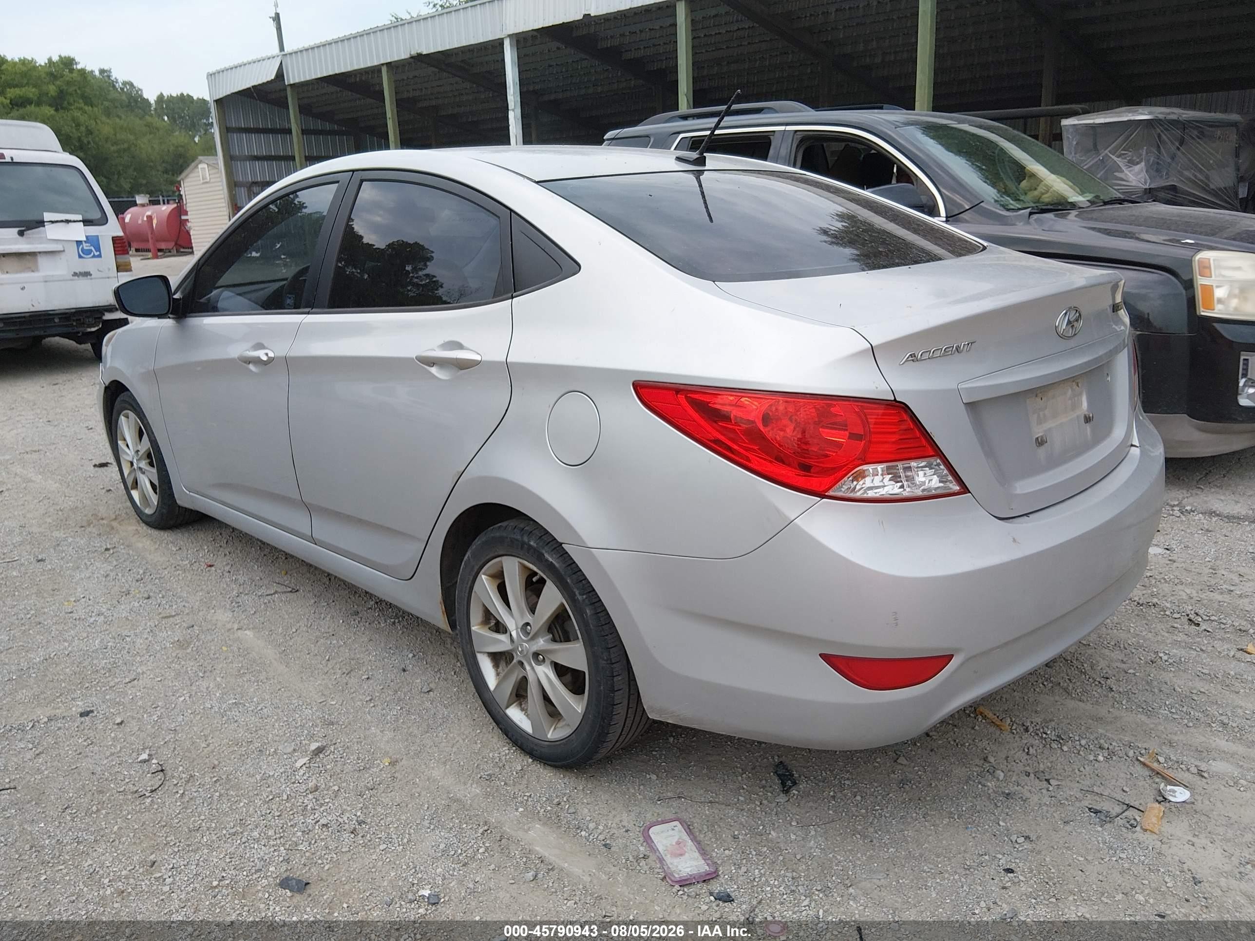 2012 Hyundai Accent Gls Silver vin: KMHCU4AE2CU078324