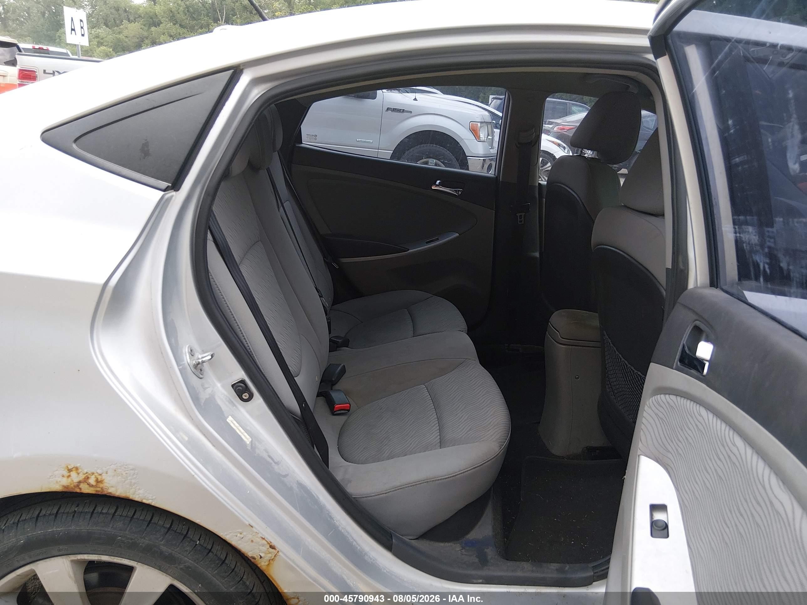 2012 Hyundai Accent Gls Silver vin: KMHCU4AE2CU078324