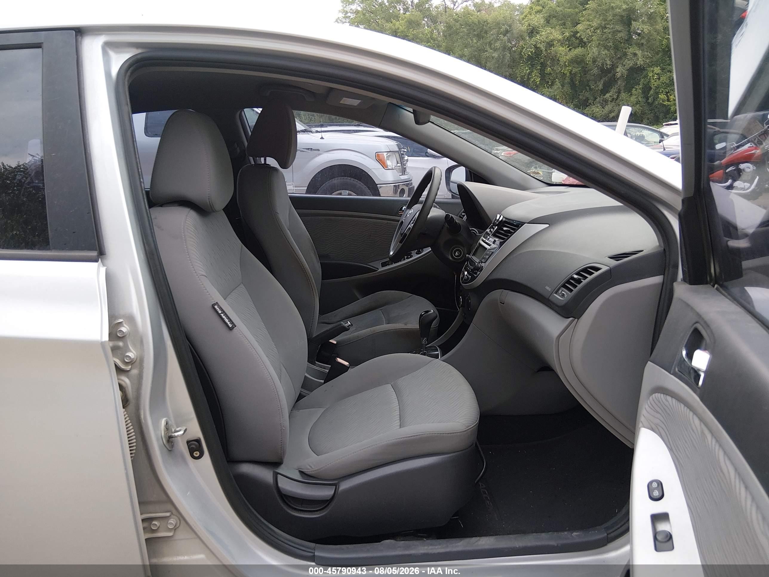 2012 Hyundai Accent Gls Silver vin: KMHCU4AE2CU078324