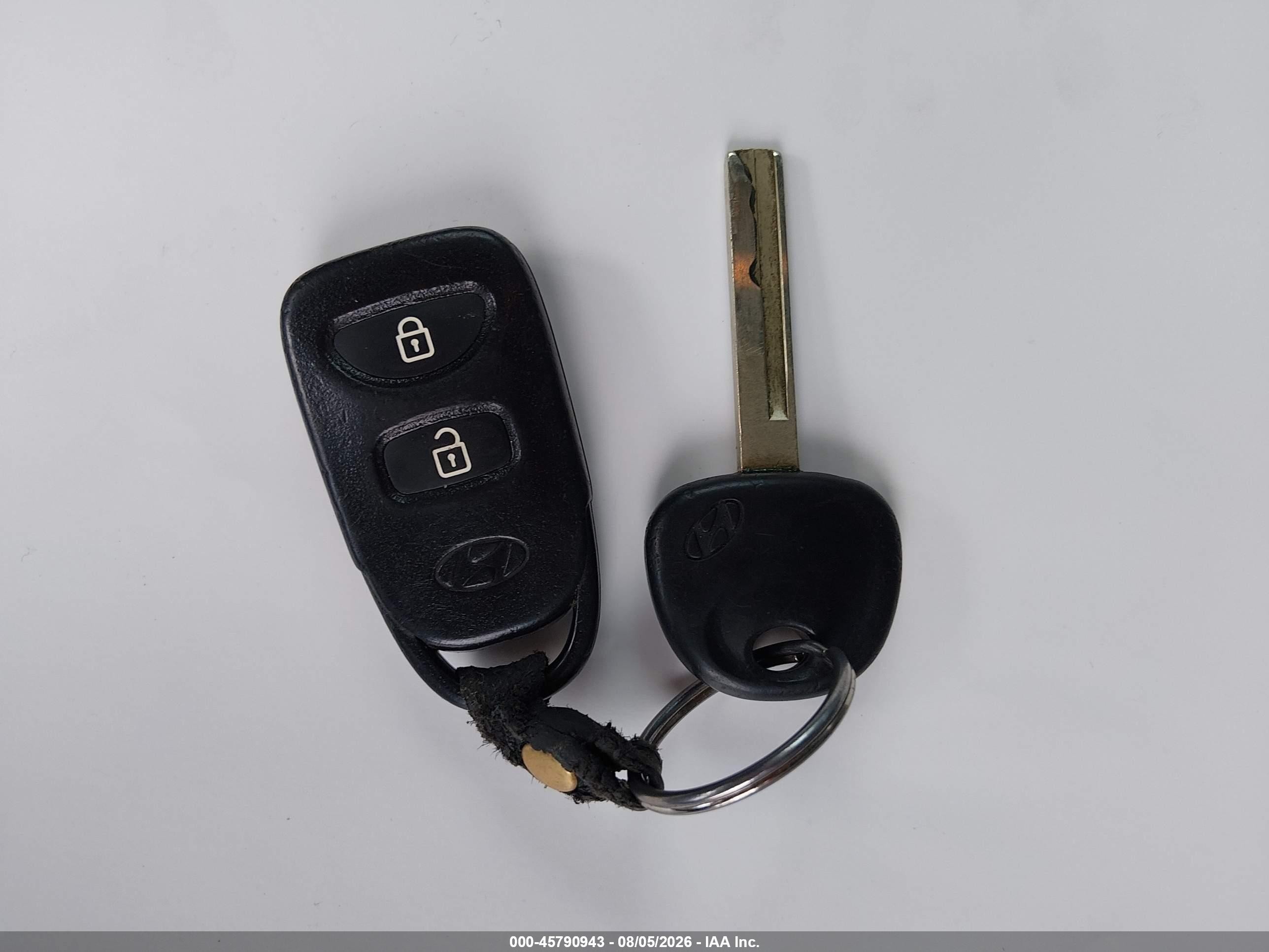 2012 Hyundai Accent Gls Silver vin: KMHCU4AE2CU078324