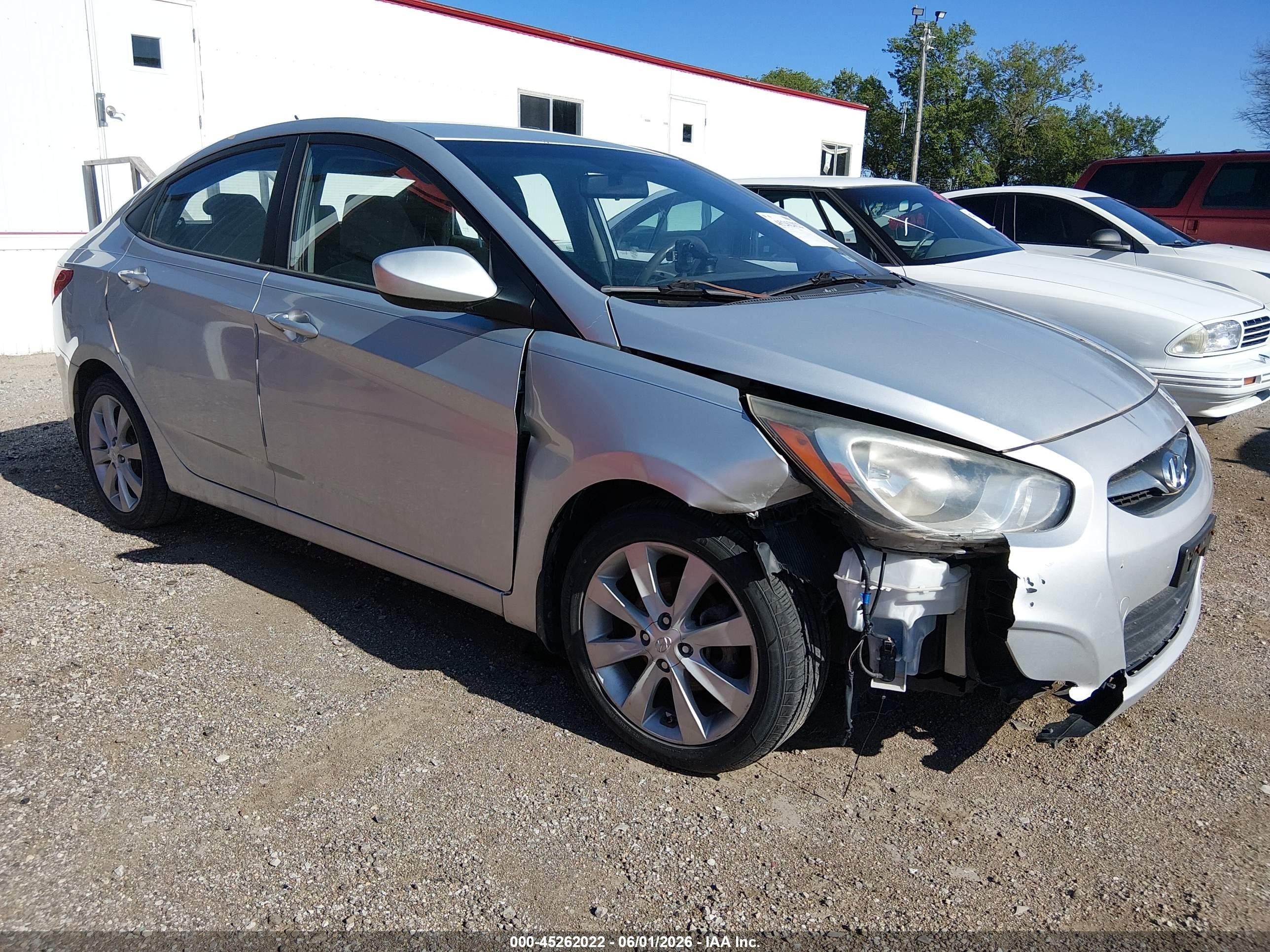 2012 Hyundai Accent Gls Silver vin: KMHCU4AE2CU137579