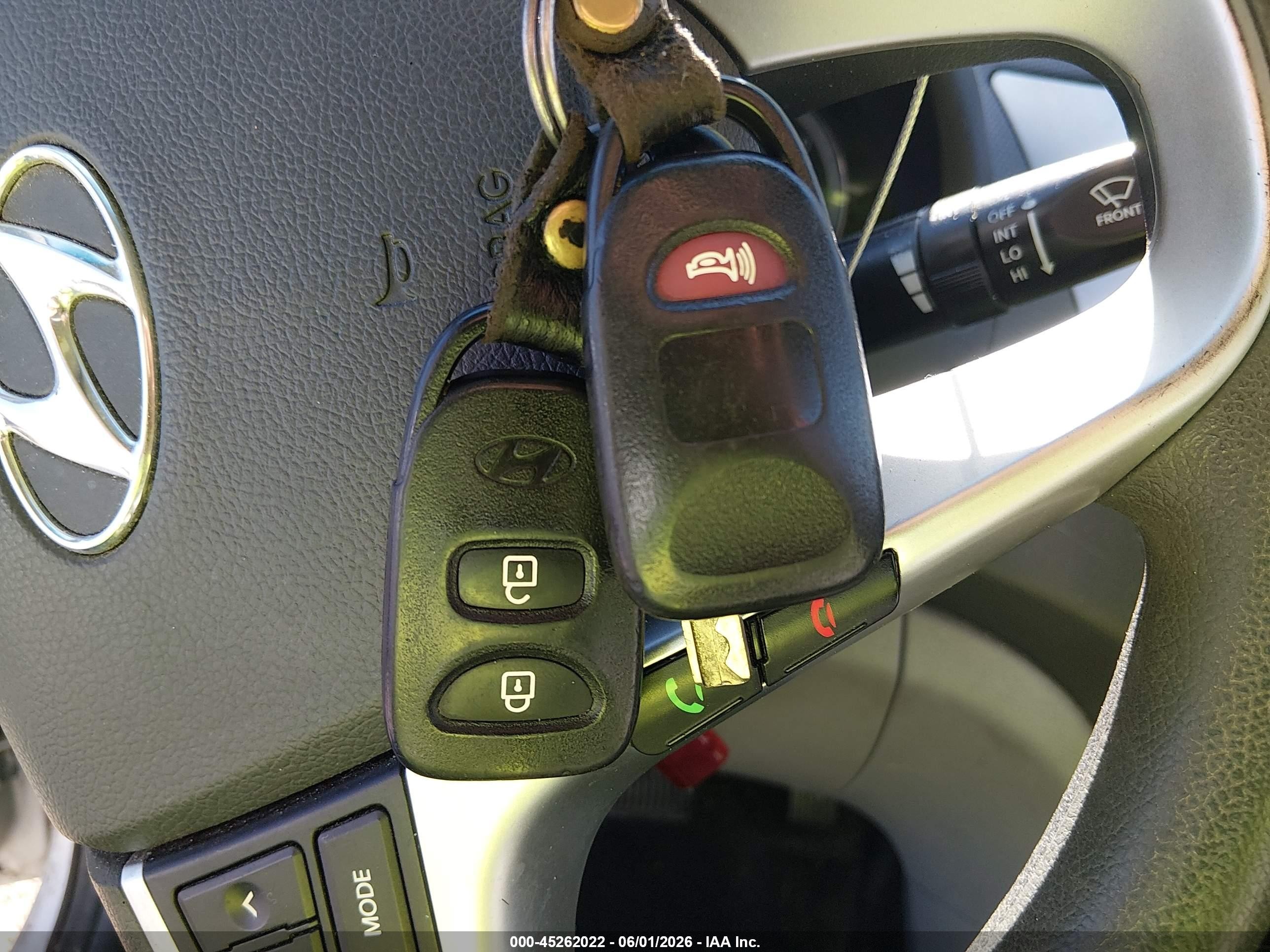2012 Hyundai Accent Gls Silver vin: KMHCU4AE2CU137579