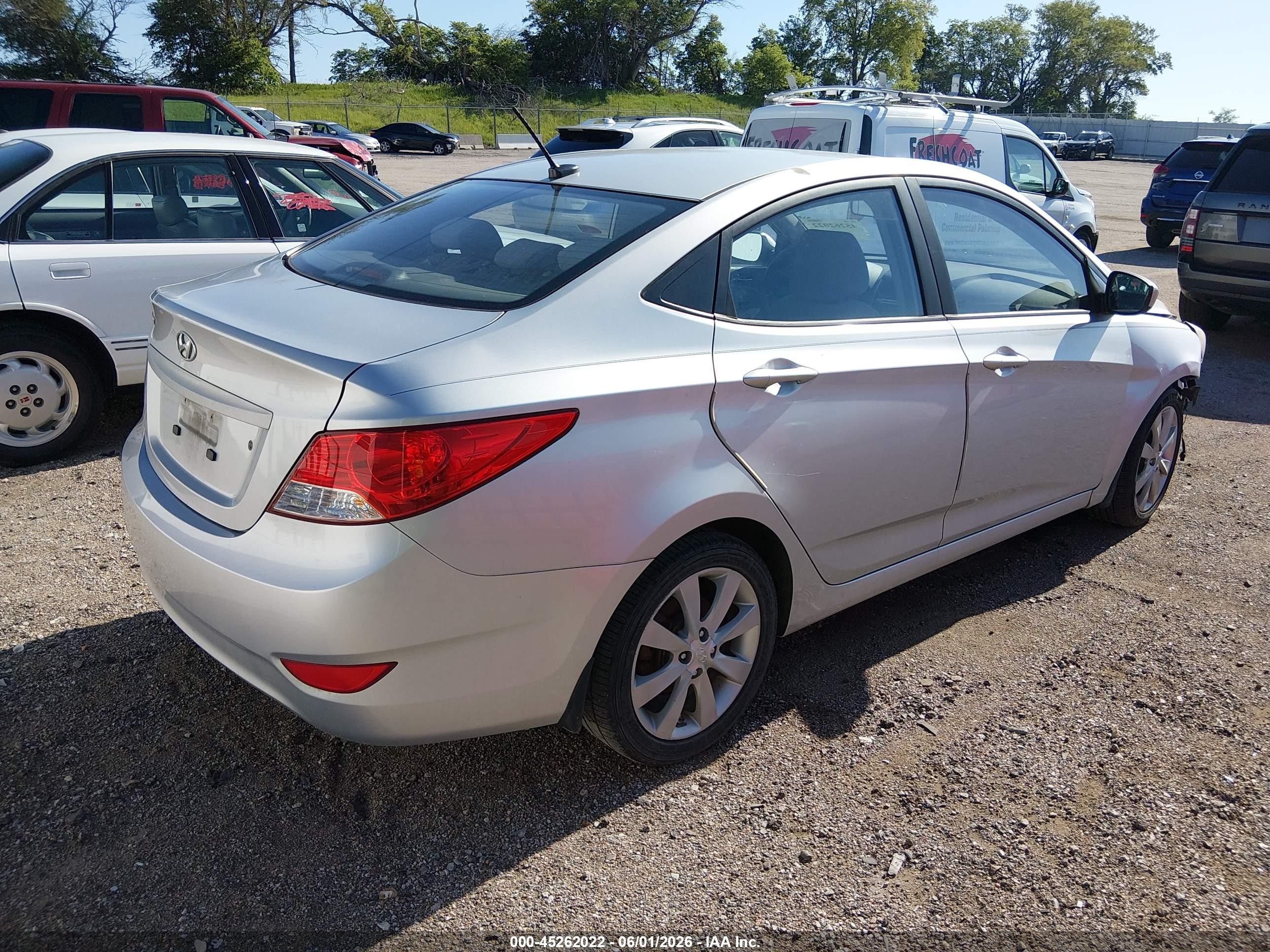 2012 Hyundai Accent Gls Silver vin: KMHCU4AE2CU137579