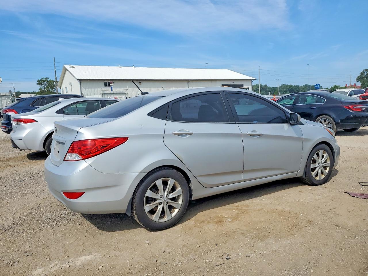 2012 Hyundai Accent Gls Silver vin: KMHCU4AE2CU180755