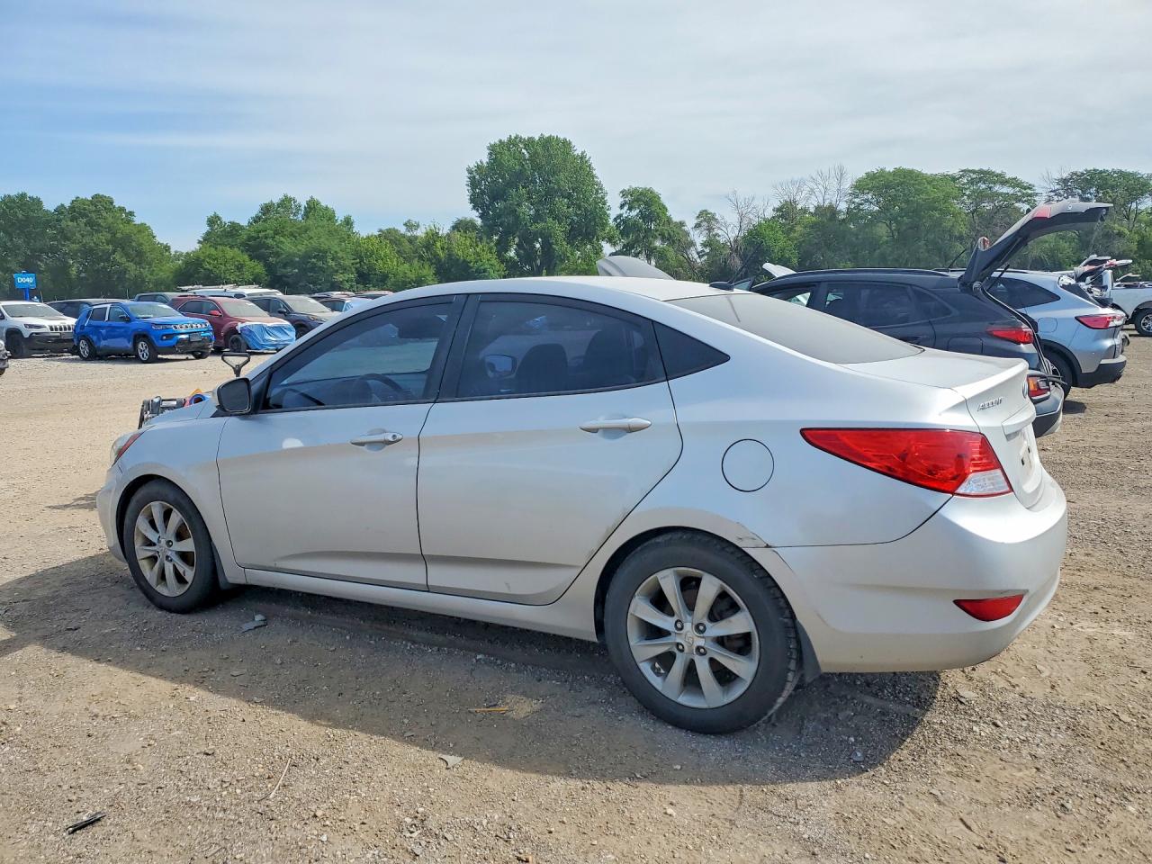 2012 Hyundai Accent Gls Silver vin: KMHCU4AE2CU180755