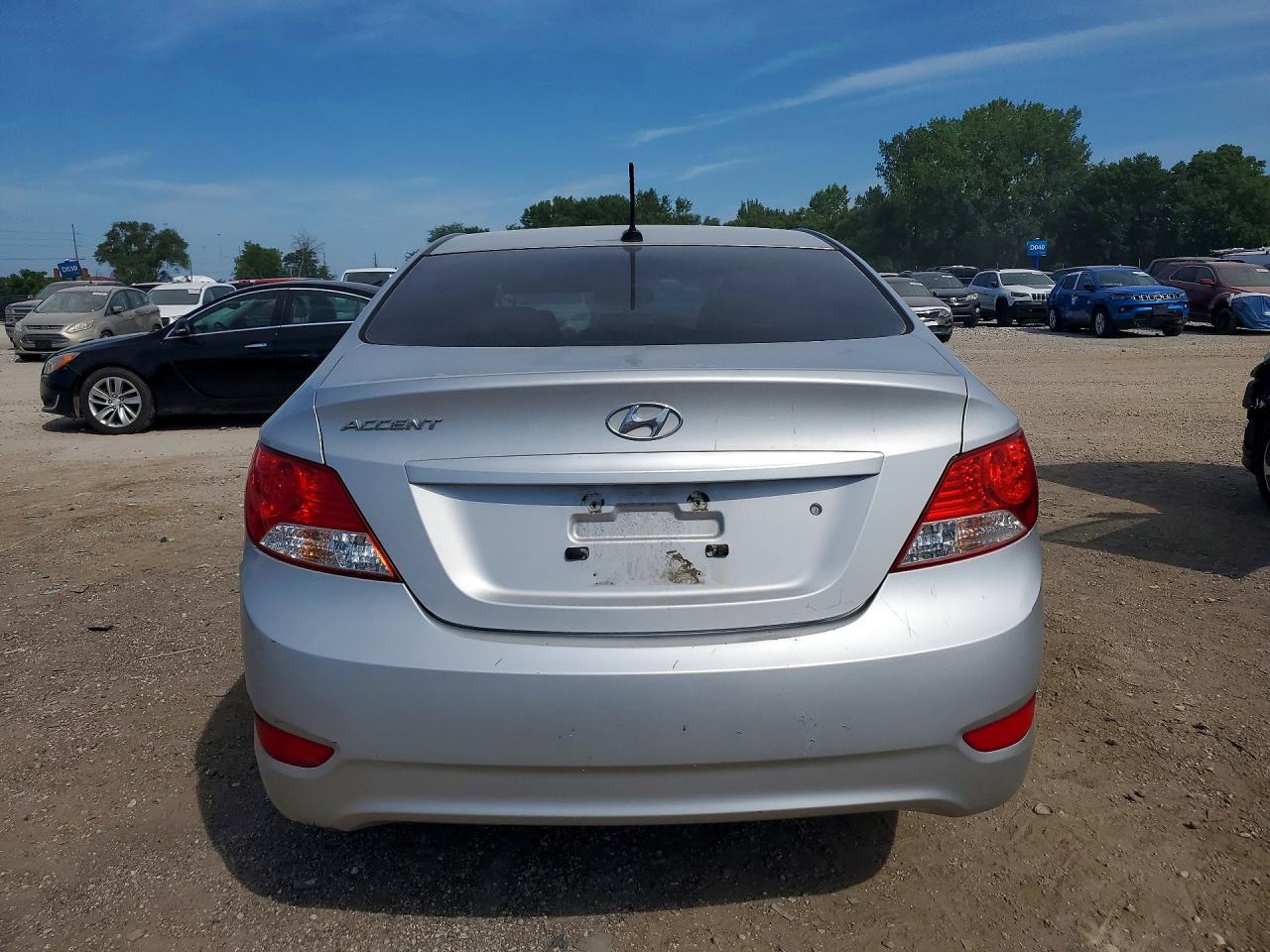 2012 Hyundai Accent Gls Silver vin: KMHCU4AE2CU180755