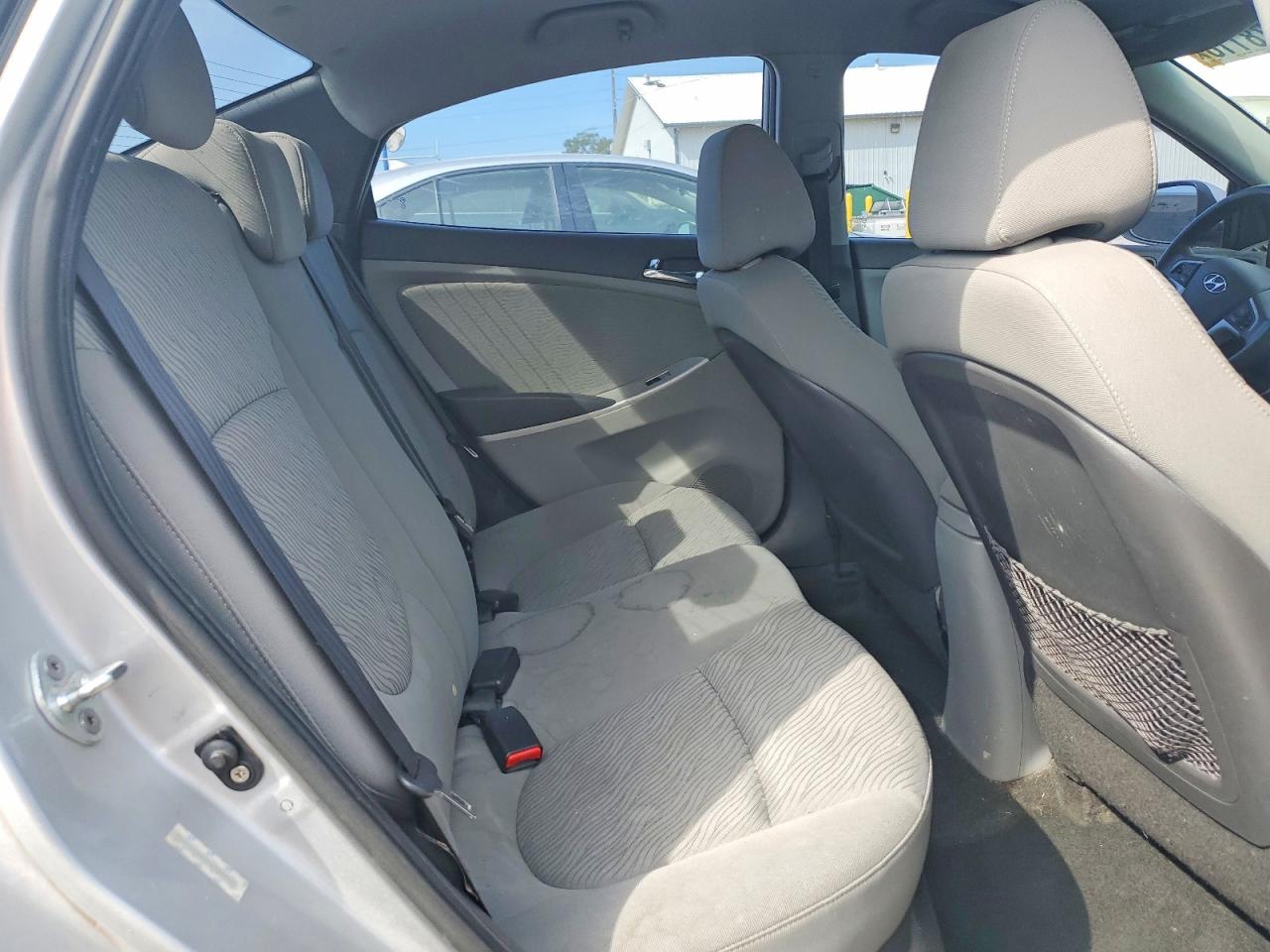 2012 Hyundai Accent Gls Silver vin: KMHCU4AE2CU180755