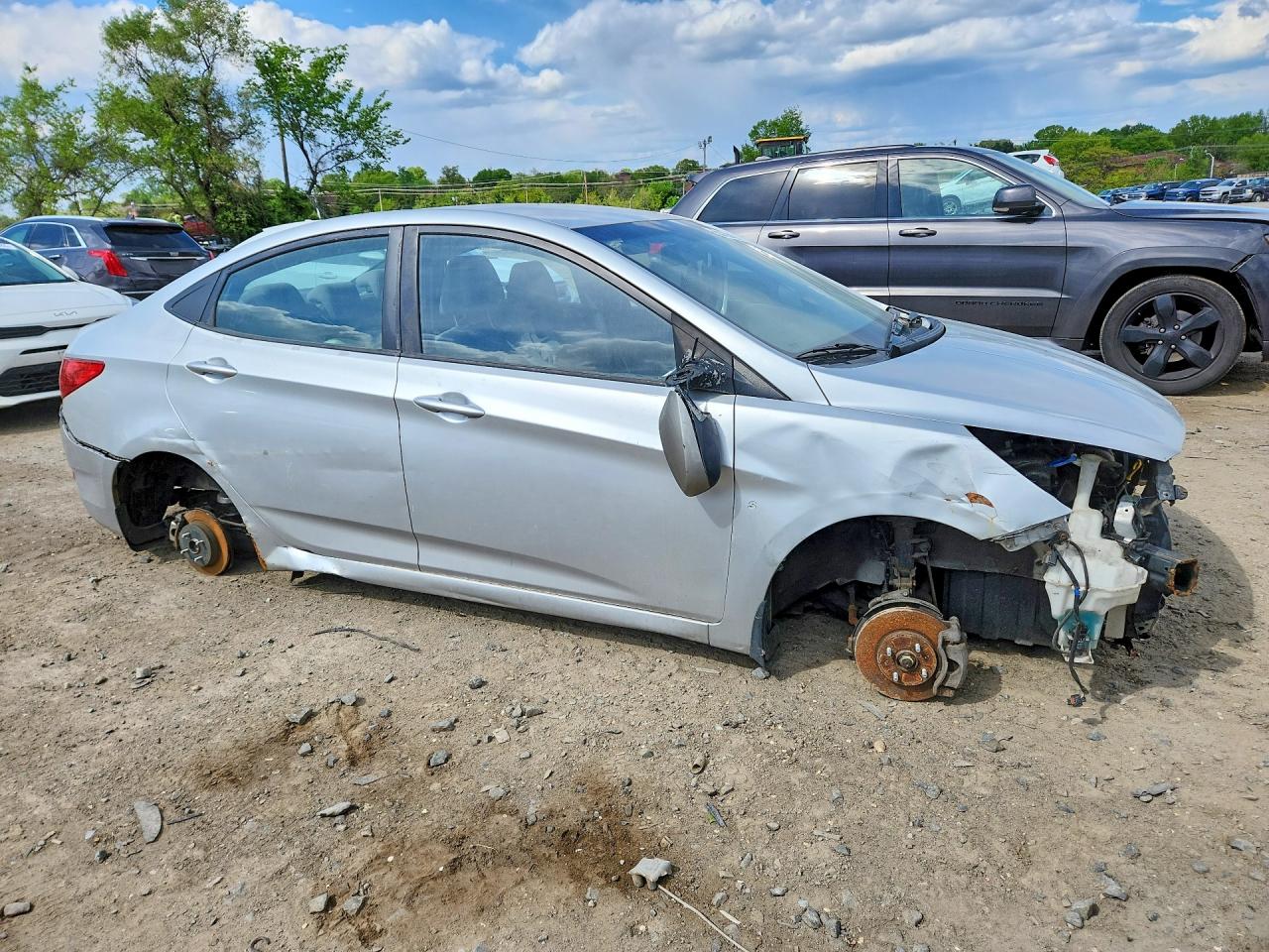 2013 Hyundai Accent Gls Silver vin: KMHCU4AE2DU277018