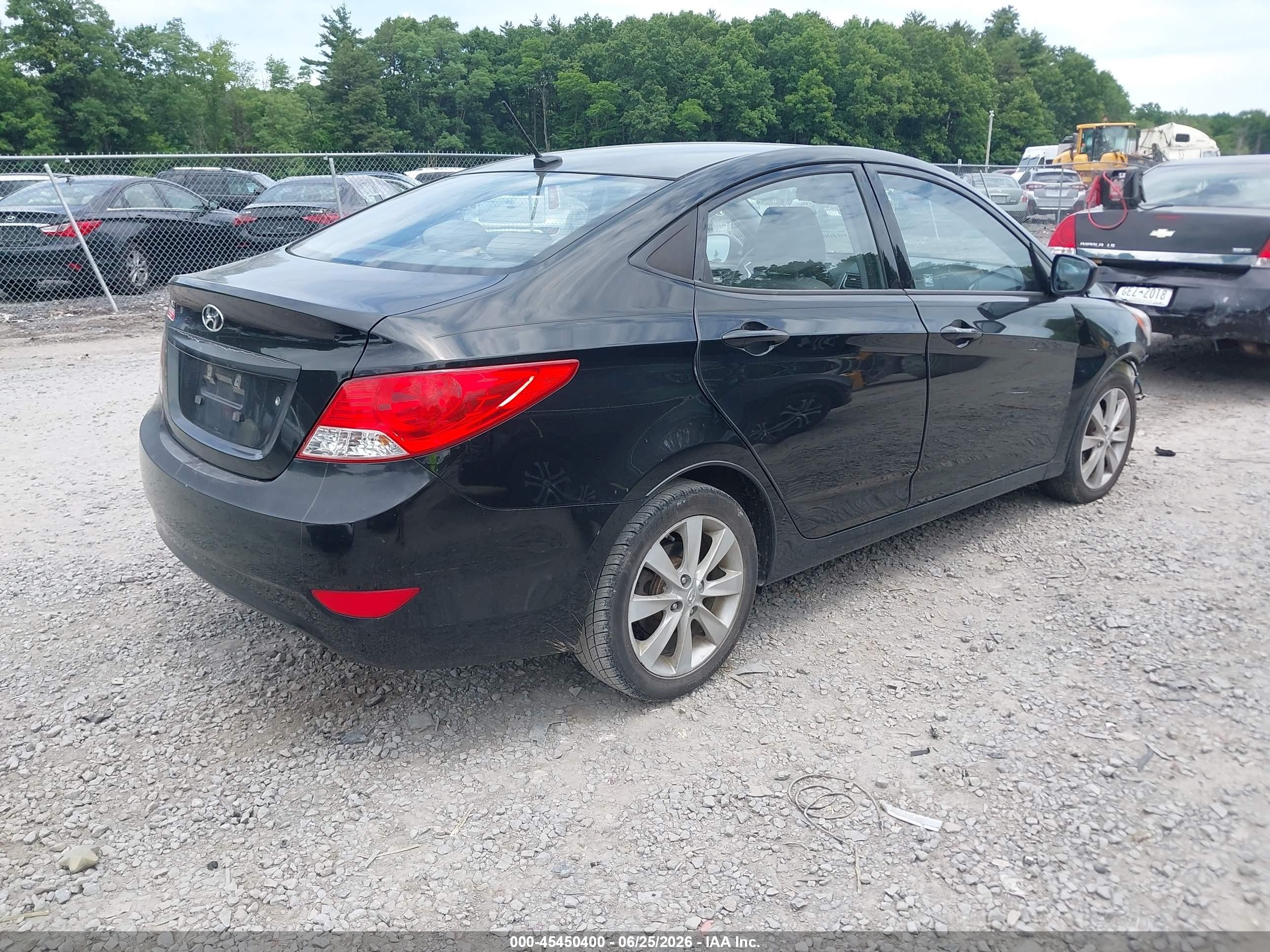 2013 Hyundai Accent Gls Black vin: KMHCU4AE2DU293820