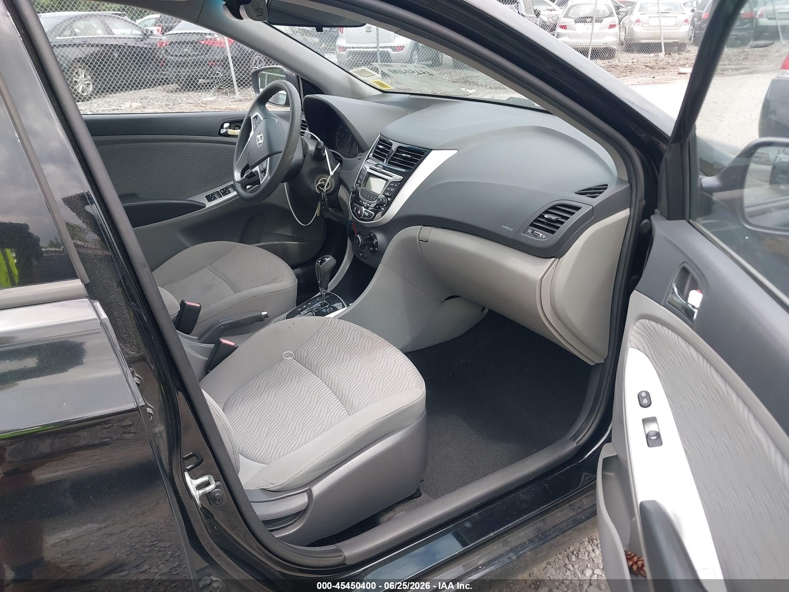 2013 Hyundai Accent Gls Black vin: KMHCU4AE2DU293820