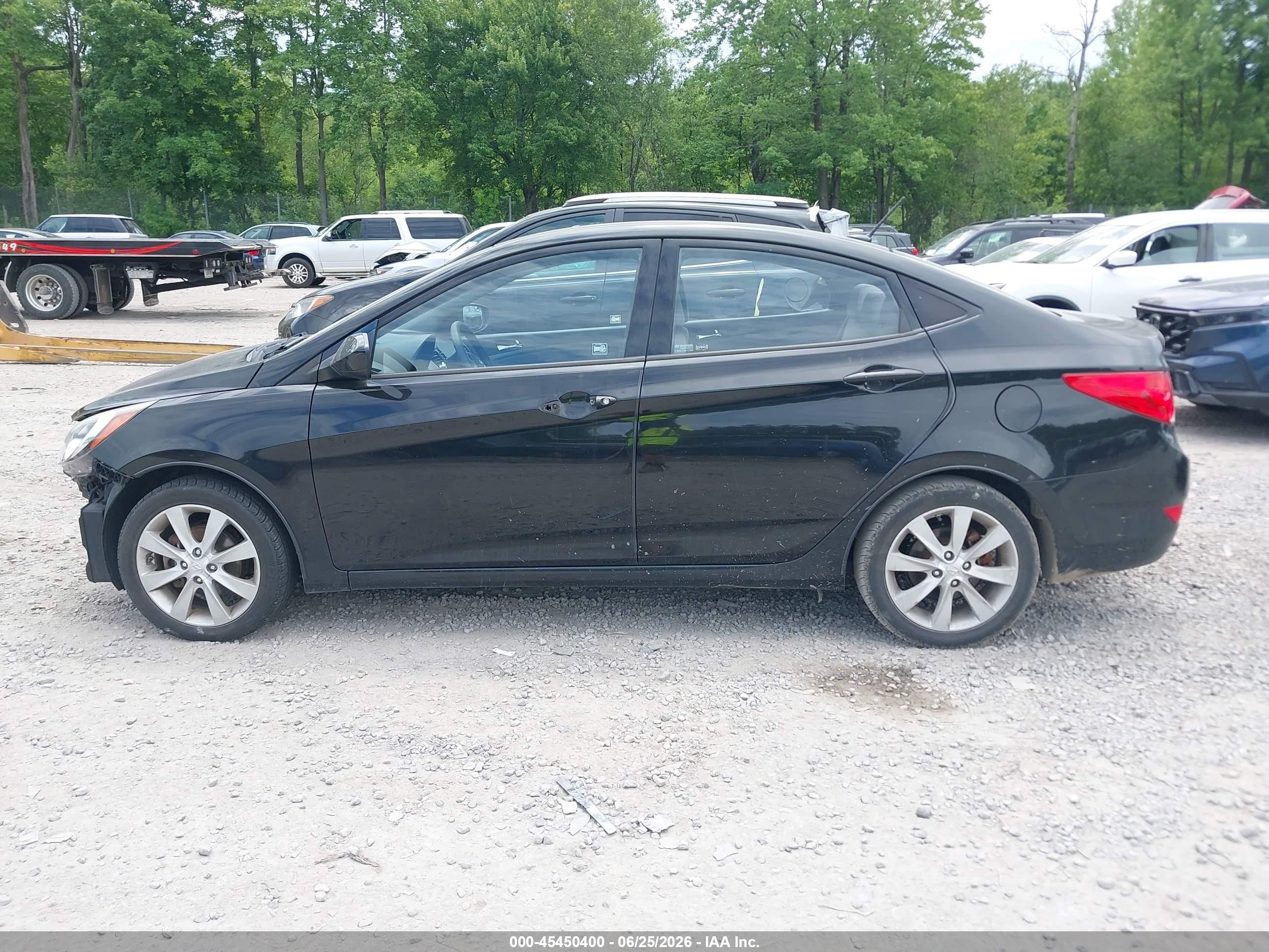 2013 Hyundai Accent Gls Black vin: KMHCU4AE2DU293820