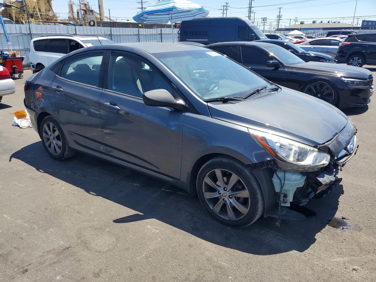 2013 Hyundai Accent Gls Gray vin: KMHCU4AE2DU316402