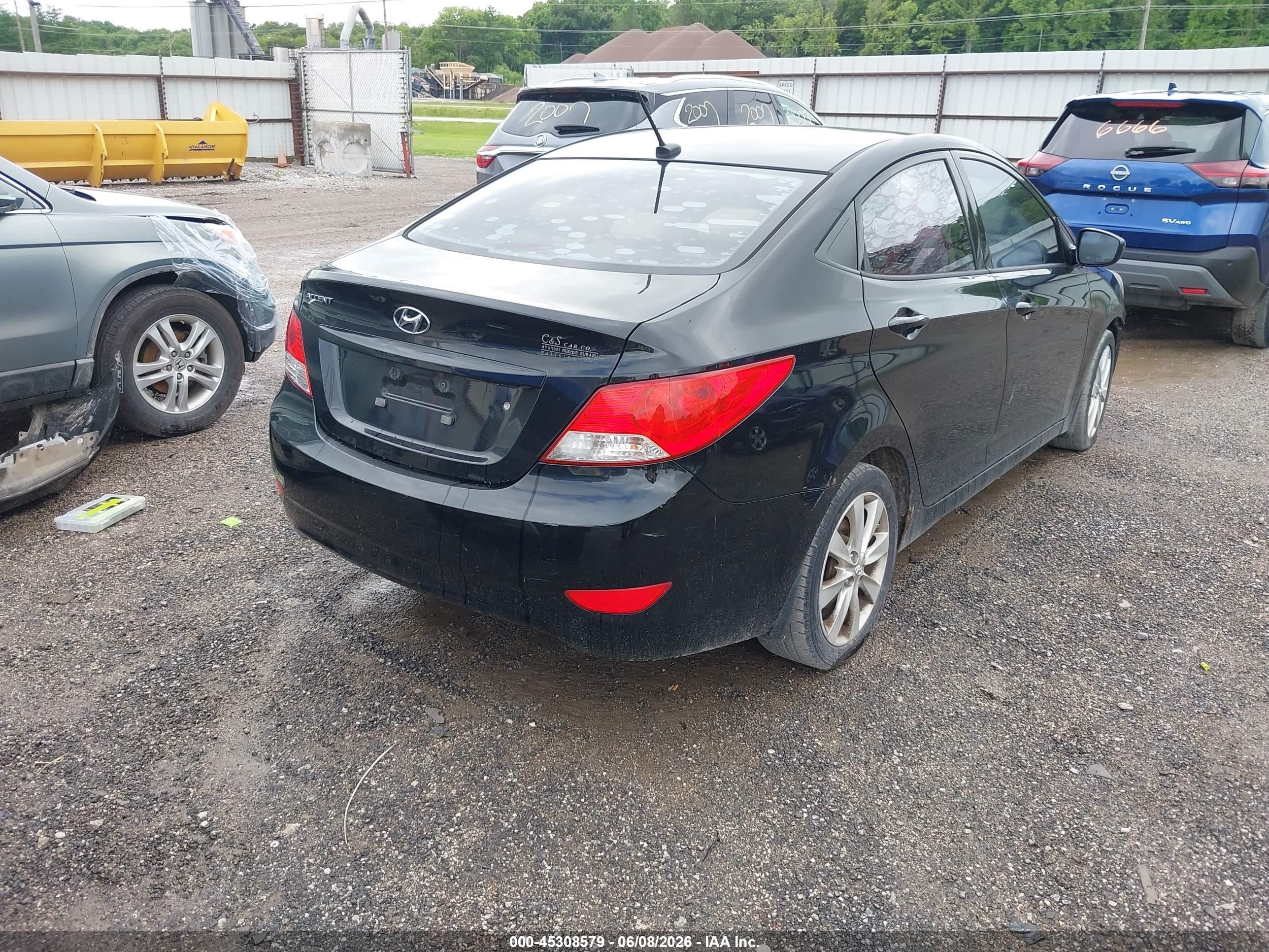 2013 Hyundai Accent Gls Black vin: KMHCU4AE2DU381444