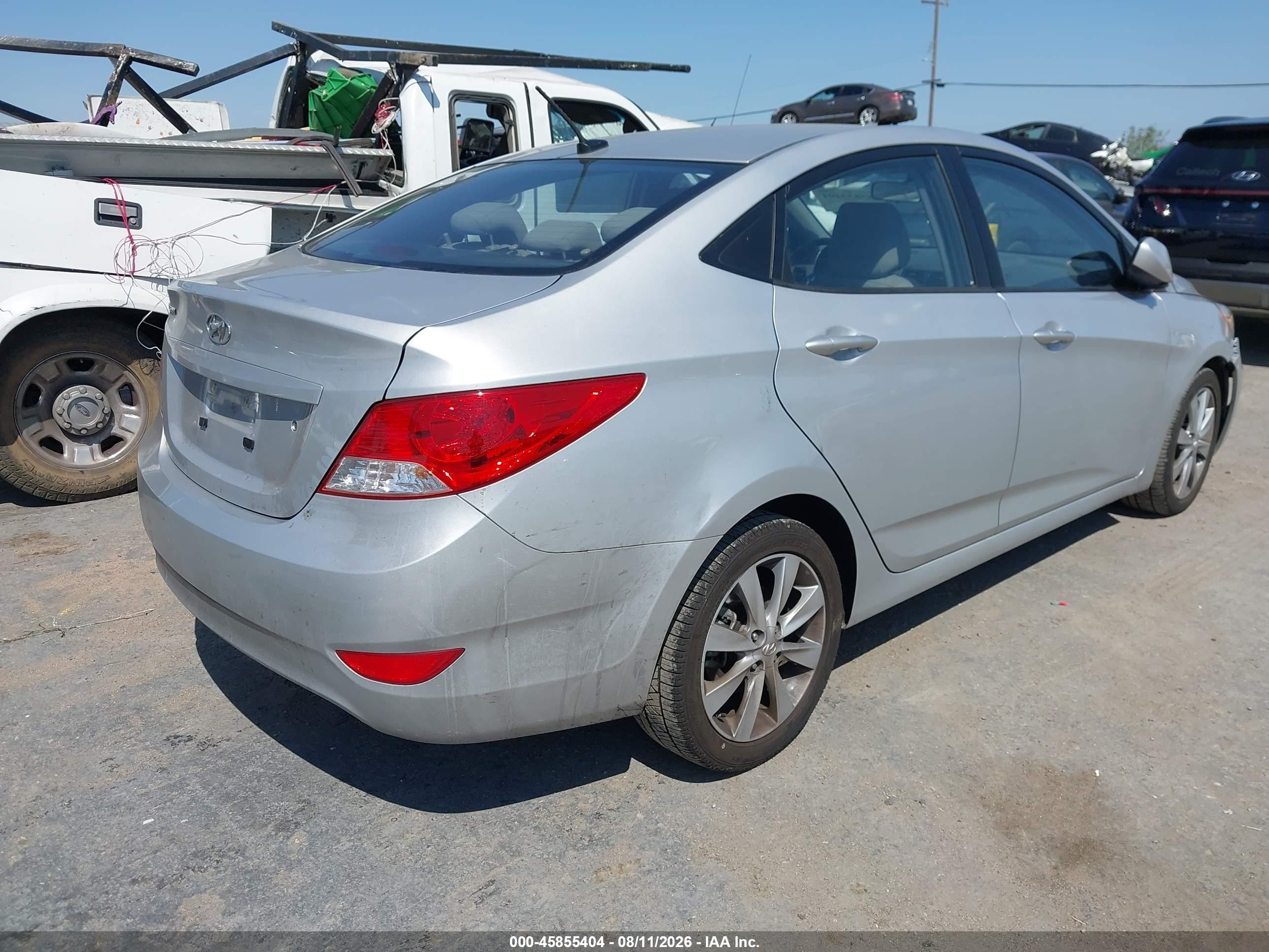 2013 Hyundai Accent Gls Gray vin: KMHCU4AE2DU443425