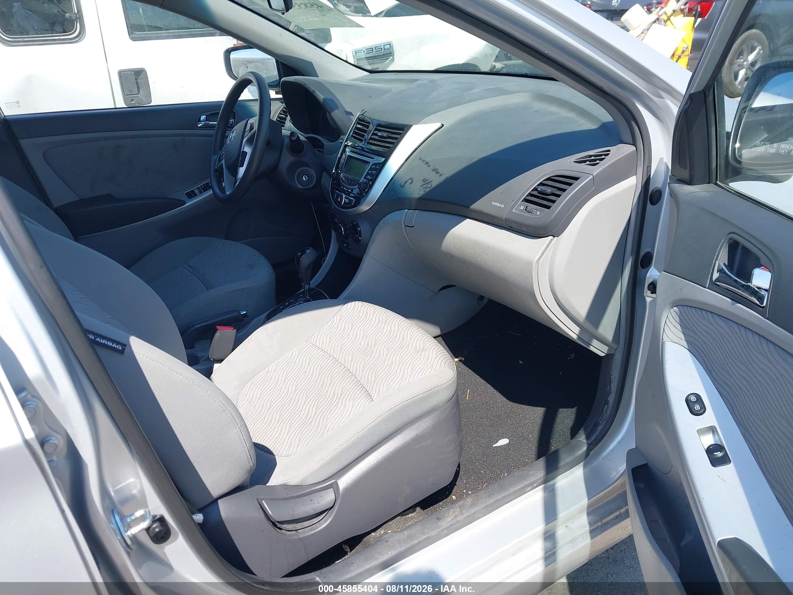 2013 Hyundai Accent Gls Gray vin: KMHCU4AE2DU443425