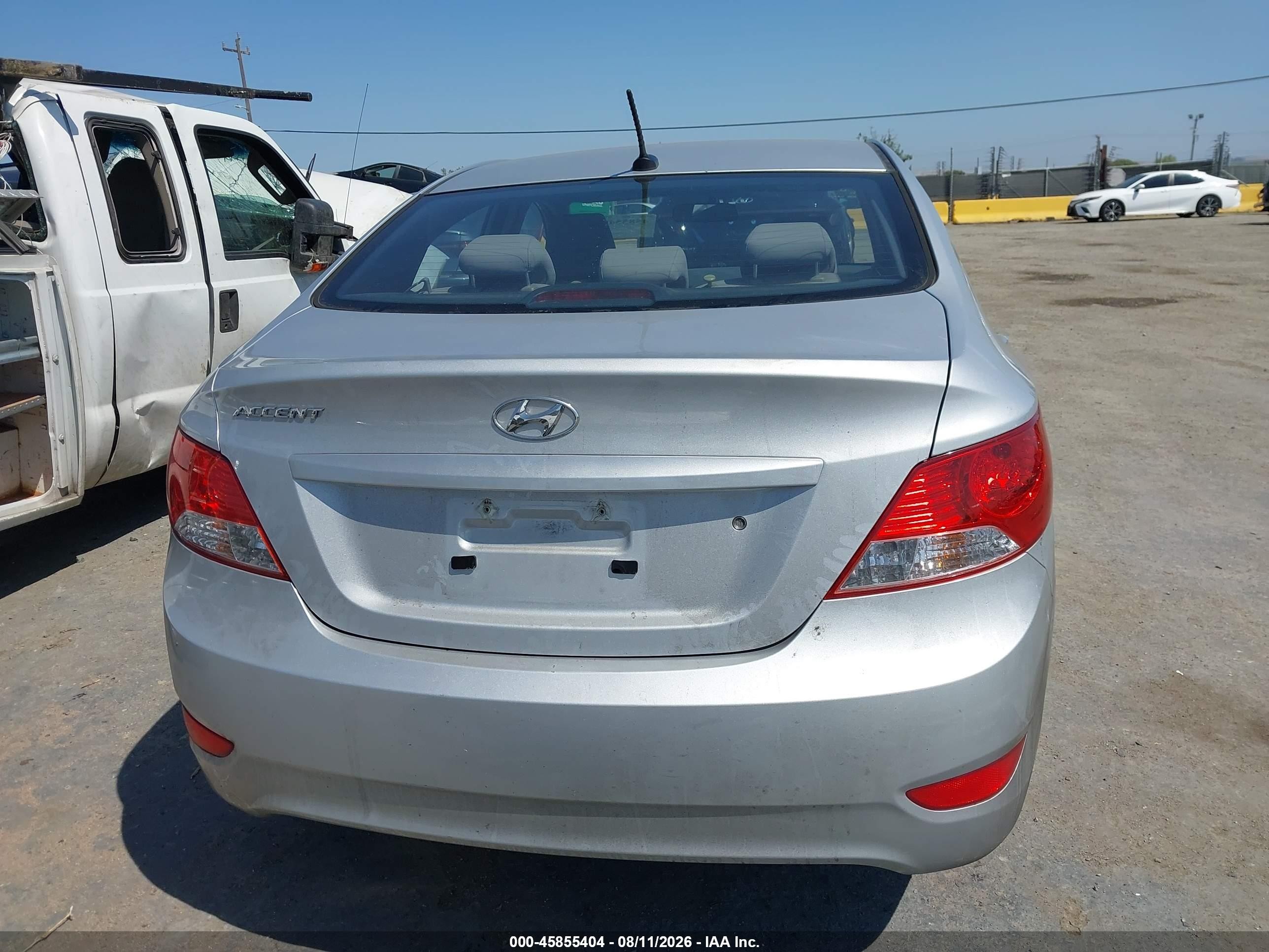 2013 Hyundai Accent Gls Gray vin: KMHCU4AE2DU443425