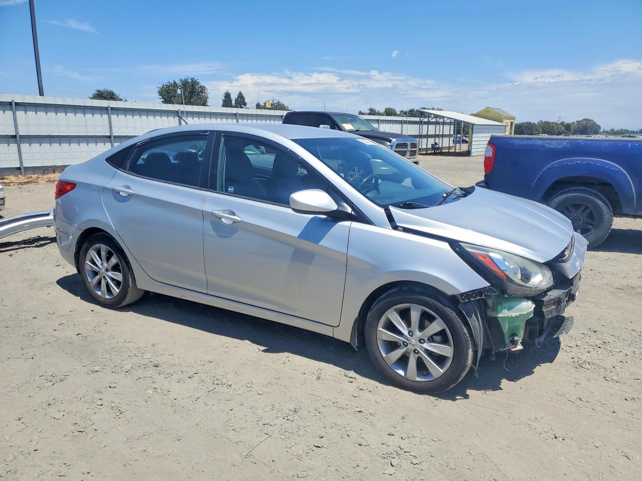 2013 Hyundai Accent Gls Silver vin: KMHCU4AE2DU443473