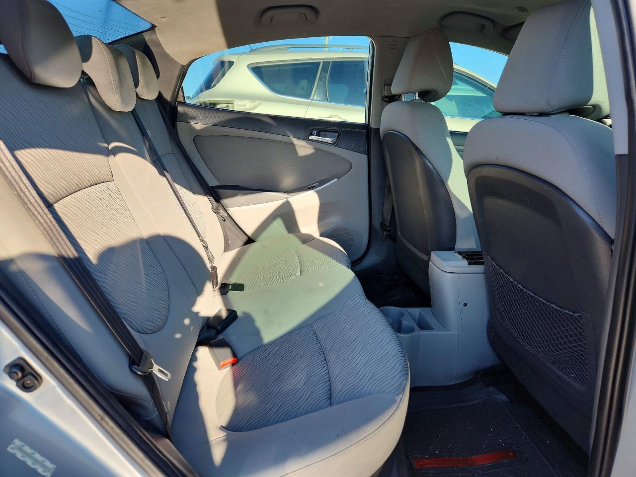 2014 Hyundai Accent Gls Silver vin: KMHCU4AE2EU752815