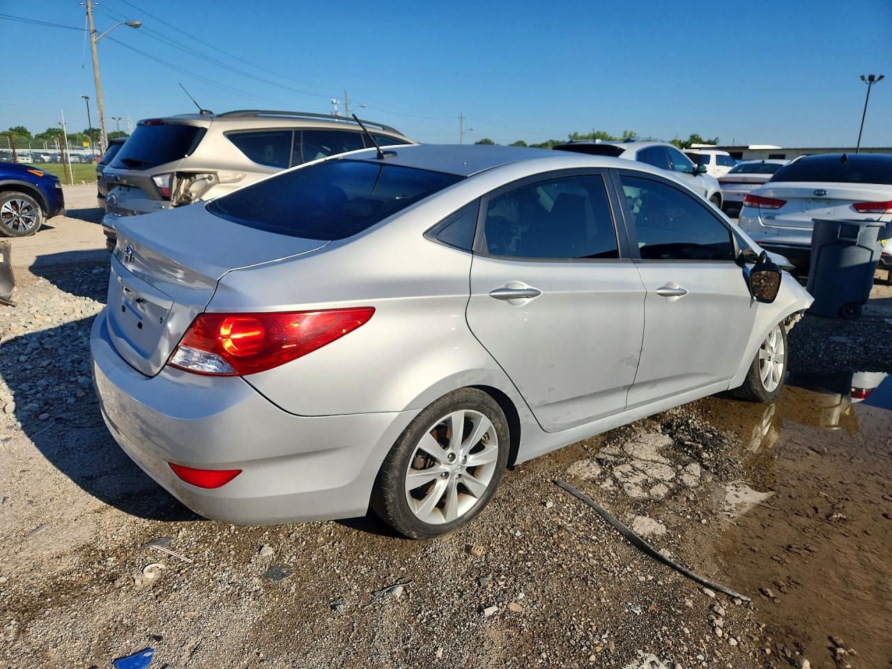 2014 Hyundai Accent Gls Silver vin: KMHCU4AE2EU752815