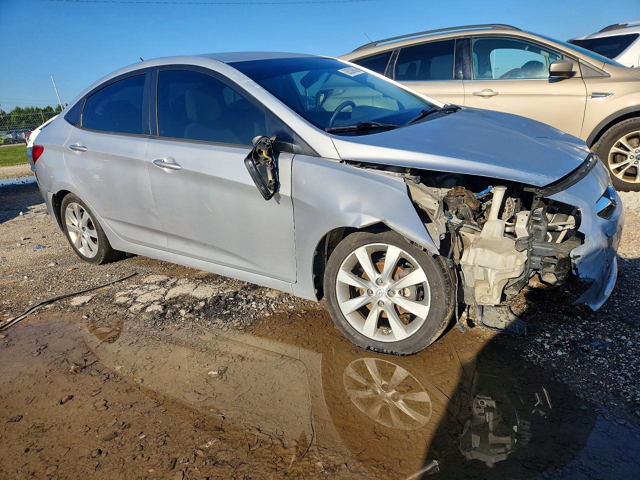 2014 Hyundai Accent Gls Silver vin: KMHCU4AE2EU752815