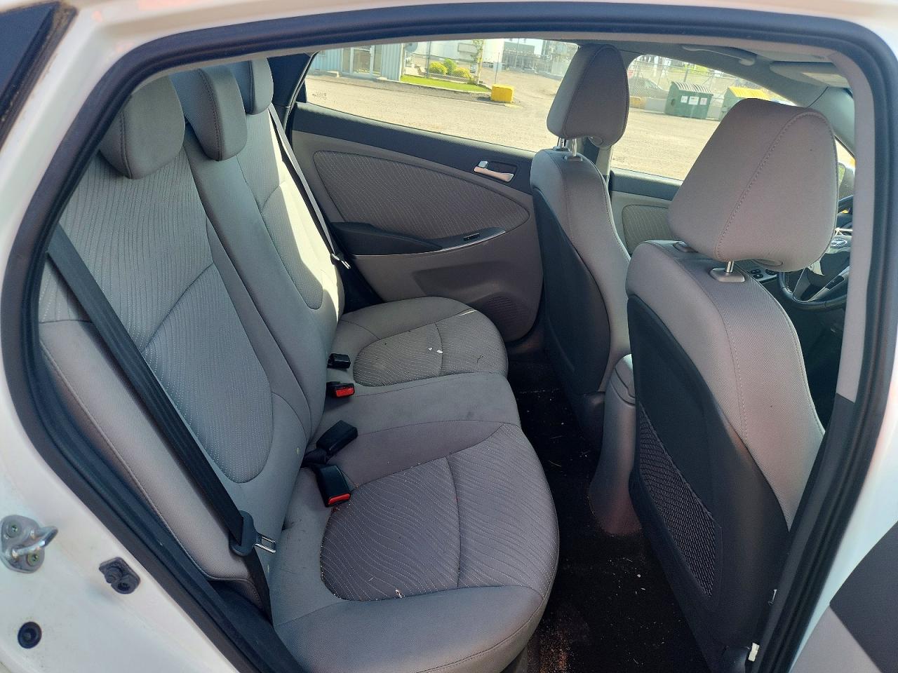 2015 Hyundai Accent Gls White vin: KMHCU4AE2FU894731