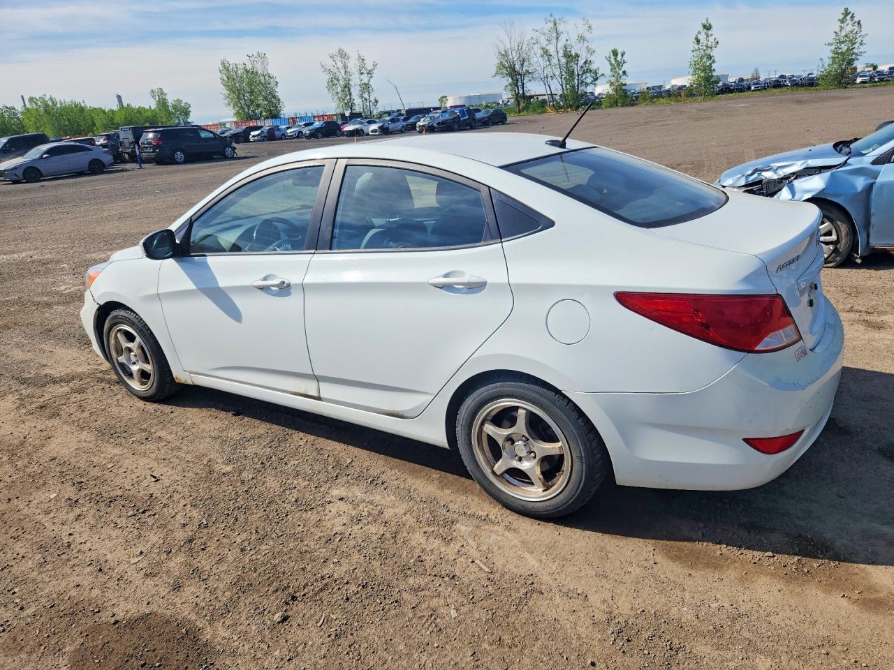2015 Hyundai Accent Gls White vin: KMHCU4AE2FU894731