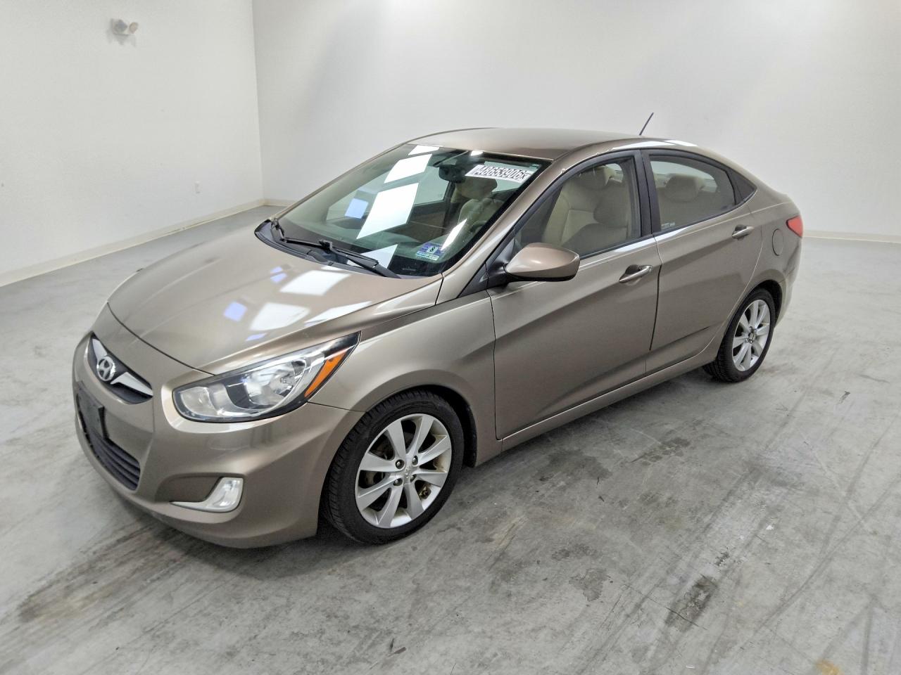 2012 Hyundai Accent Gls Tan vin: KMHCU4AE3CU084505