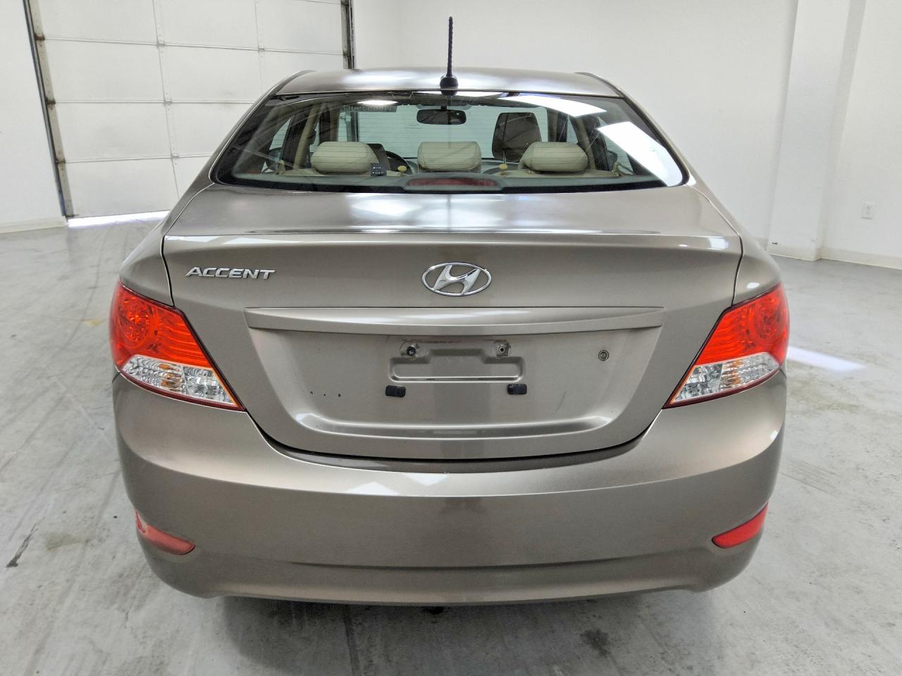 2012 Hyundai Accent Gls Tan vin: KMHCU4AE3CU084505