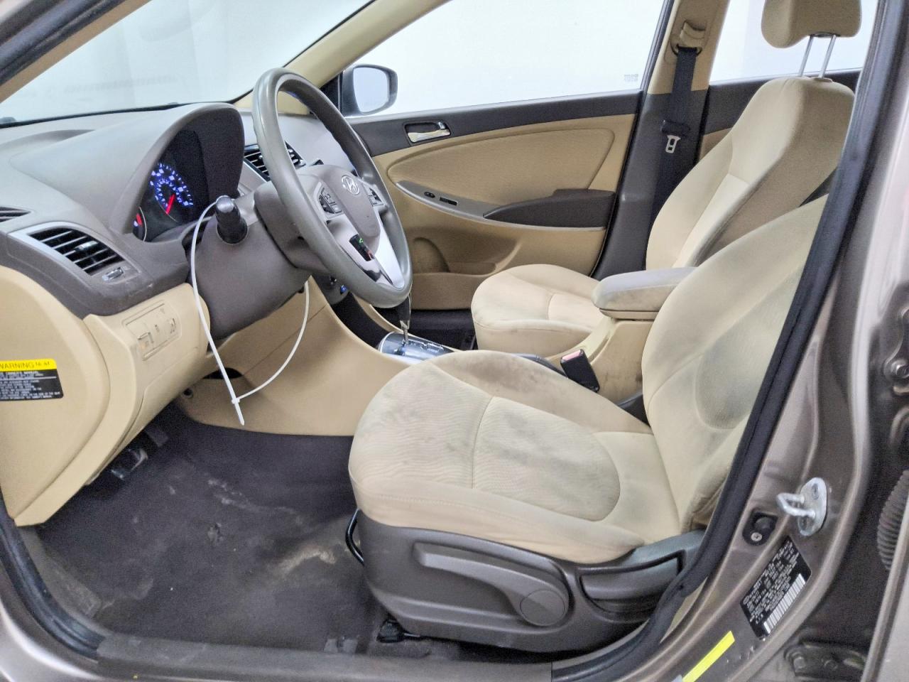 2012 Hyundai Accent Gls Tan vin: KMHCU4AE3CU084505