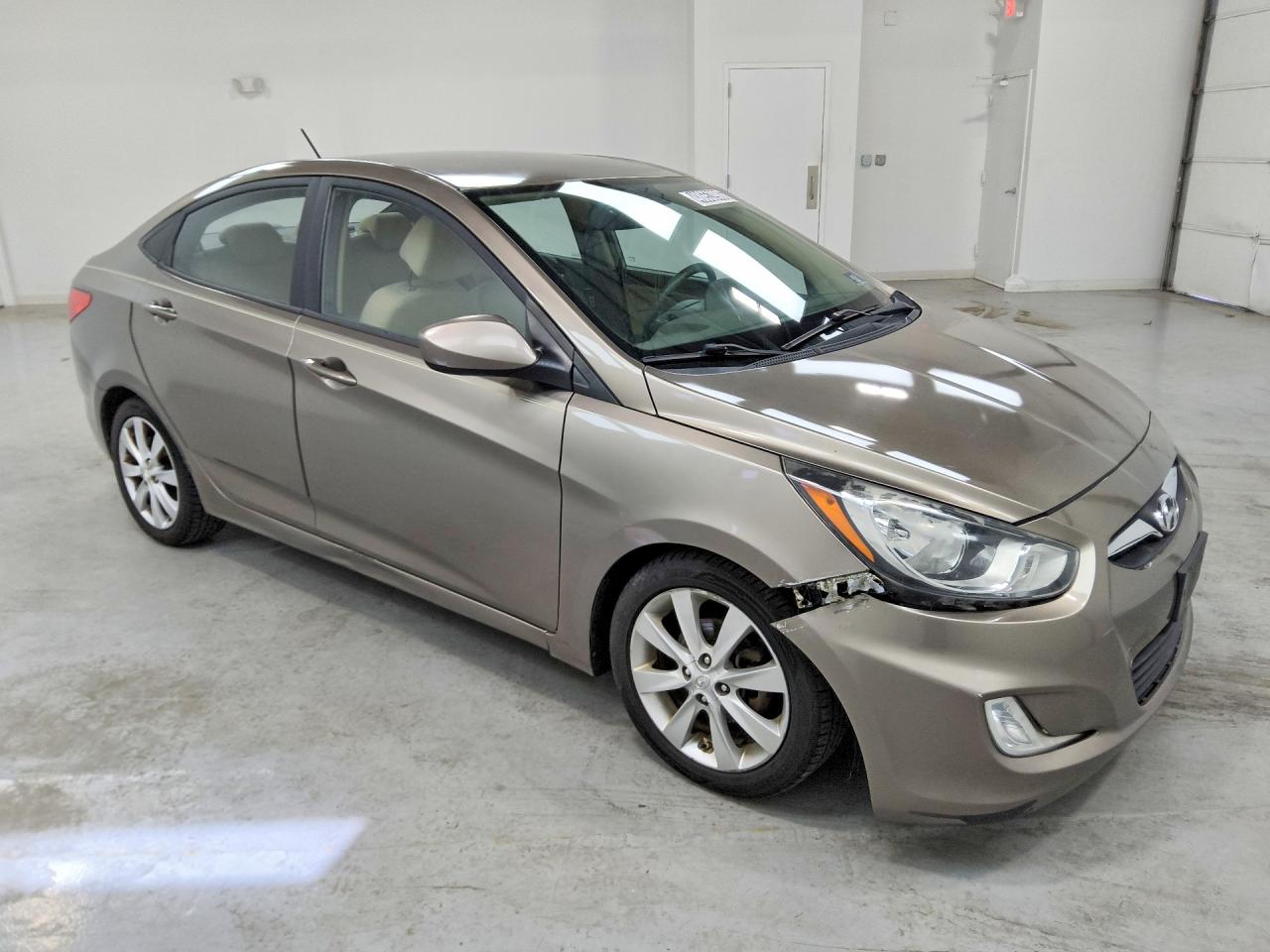 2012 Hyundai Accent Gls Tan vin: KMHCU4AE3CU084505