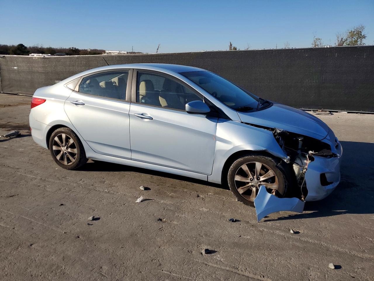 2013 Hyundai Accent Gls Blue vin: KMHCU4AE3DU277576