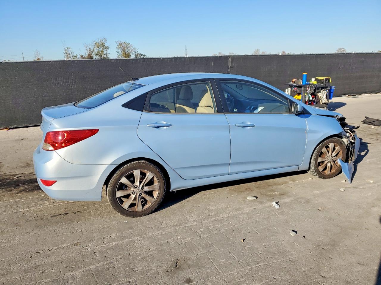 2013 Hyundai Accent Gls Blue vin: KMHCU4AE3DU277576