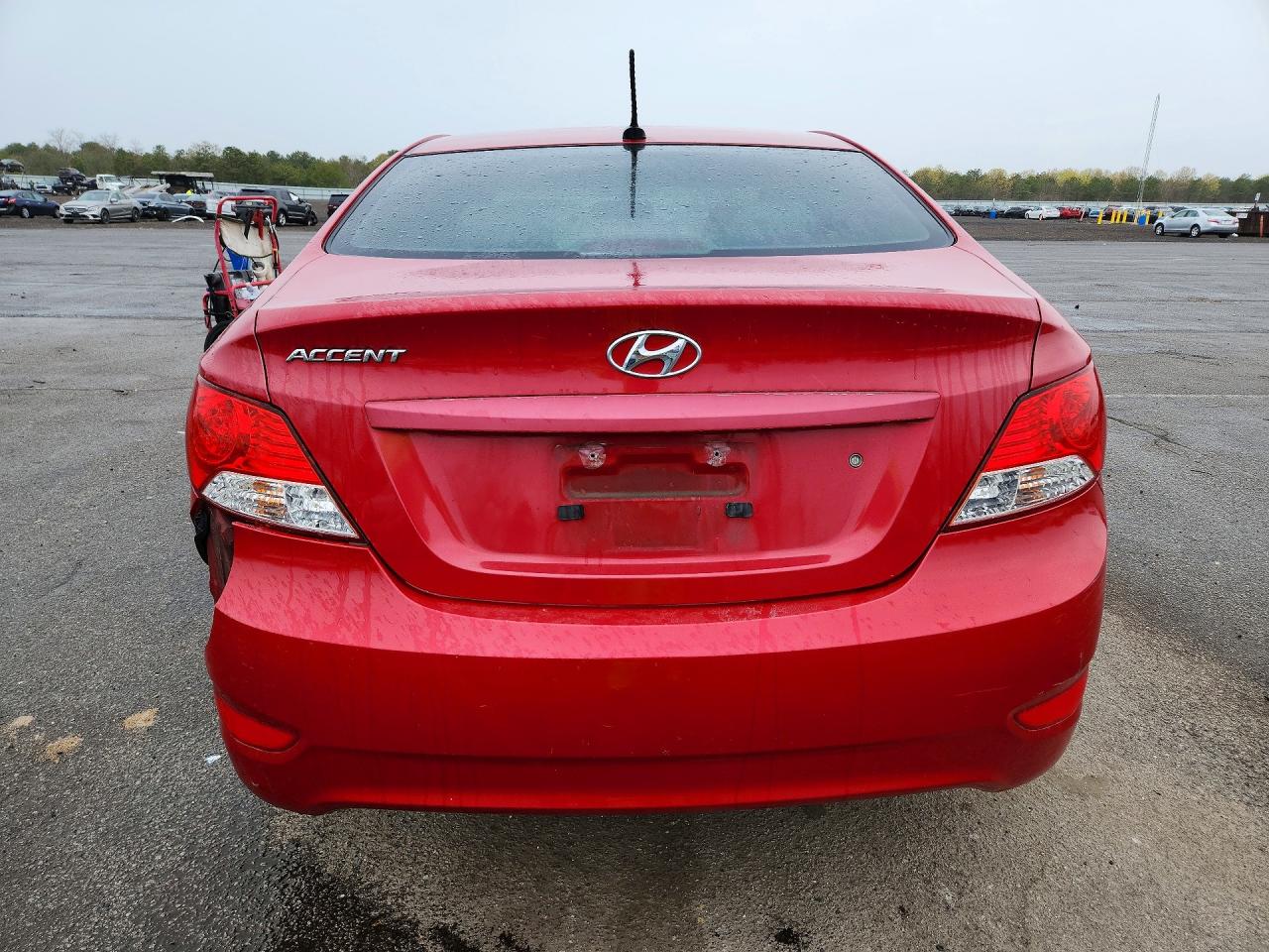 2013 Hyundai Accent Gls Red vin: KMHCU4AE3DU404892