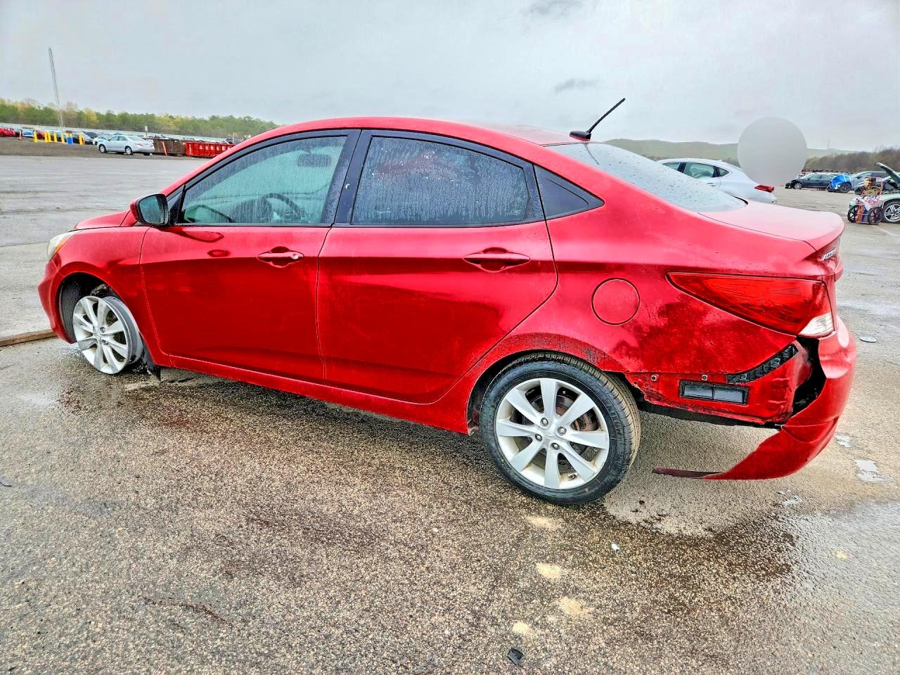 2013 Hyundai Accent Gls Red vin: KMHCU4AE3DU404892