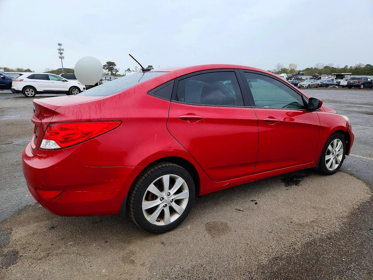 2013 Hyundai Accent Gls Red vin: KMHCU4AE3DU404892