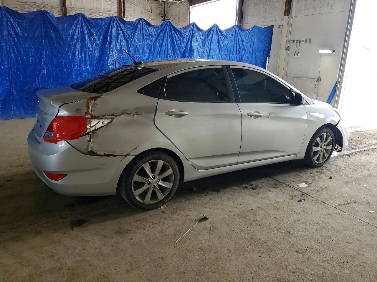 2013 Hyundai Accent Gls Silver vin: KMHCU4AE3DU442543