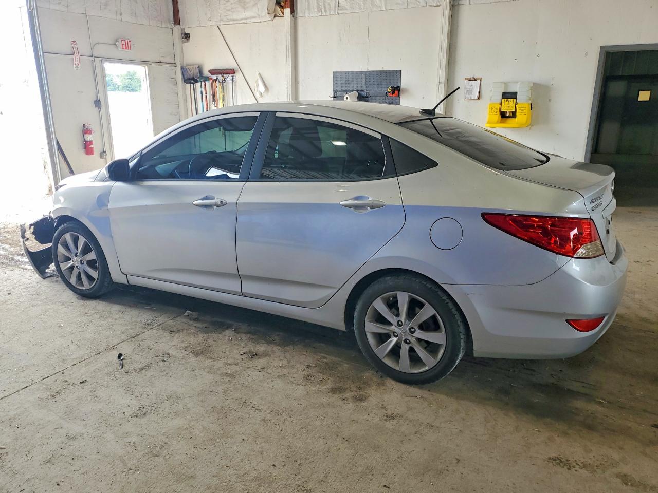 2013 Hyundai Accent Gls Silver vin: KMHCU4AE3DU442543