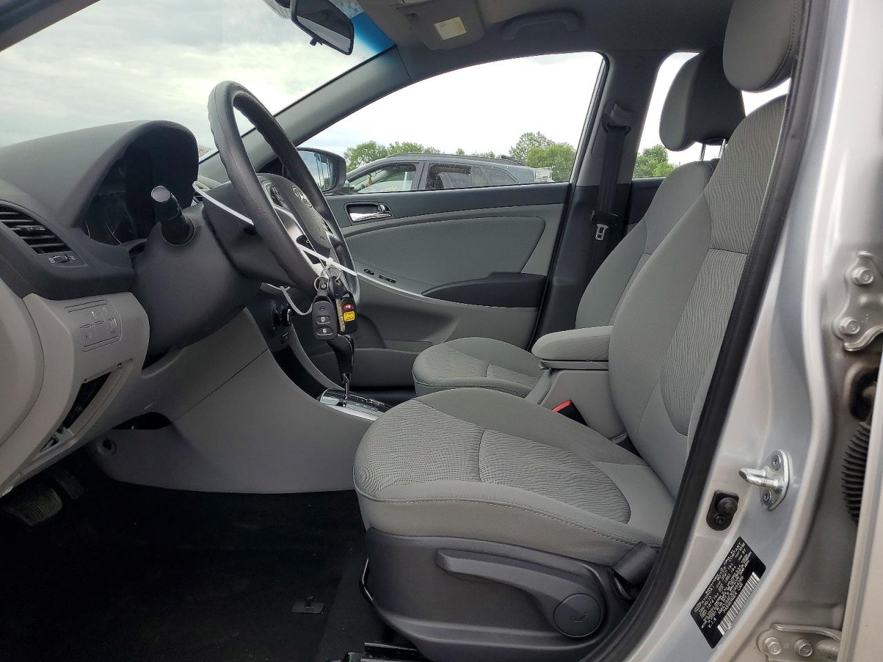 2013 Hyundai Accent Gls Silver vin: KMHCU4AE3DU444289