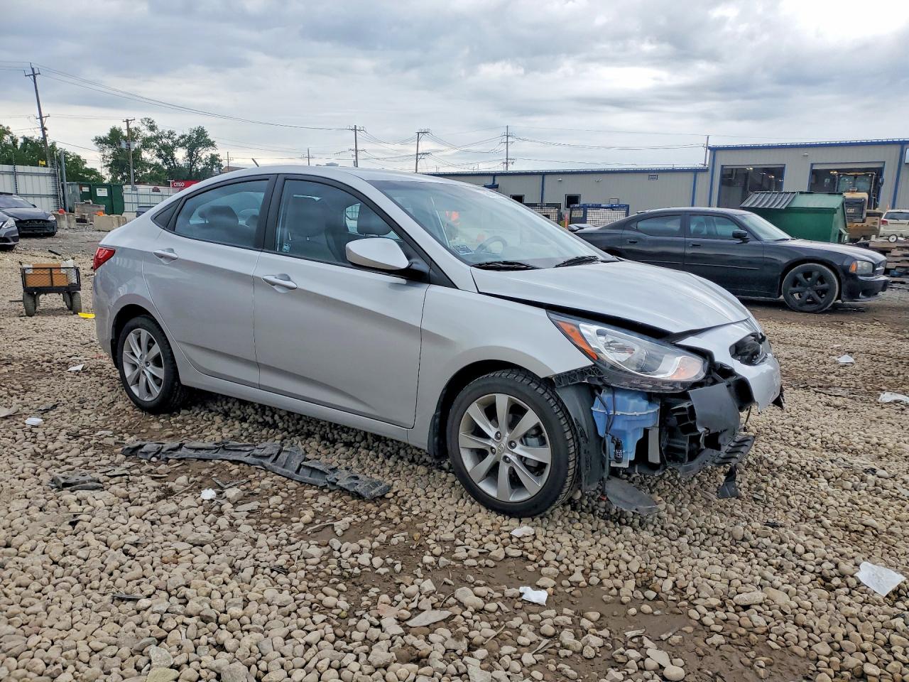 2013 Hyundai Accent Gls Silver vin: KMHCU4AE3DU444289
