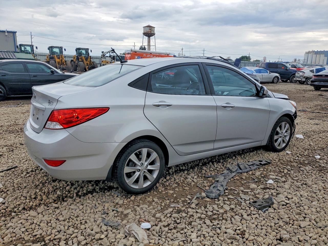 2013 Hyundai Accent Gls Silver vin: KMHCU4AE3DU444289
