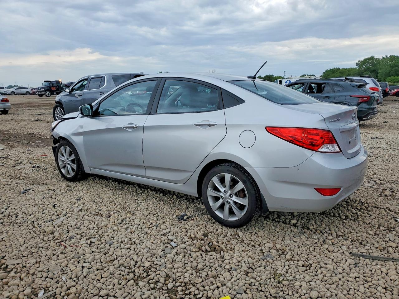 2013 Hyundai Accent Gls Silver vin: KMHCU4AE3DU444289