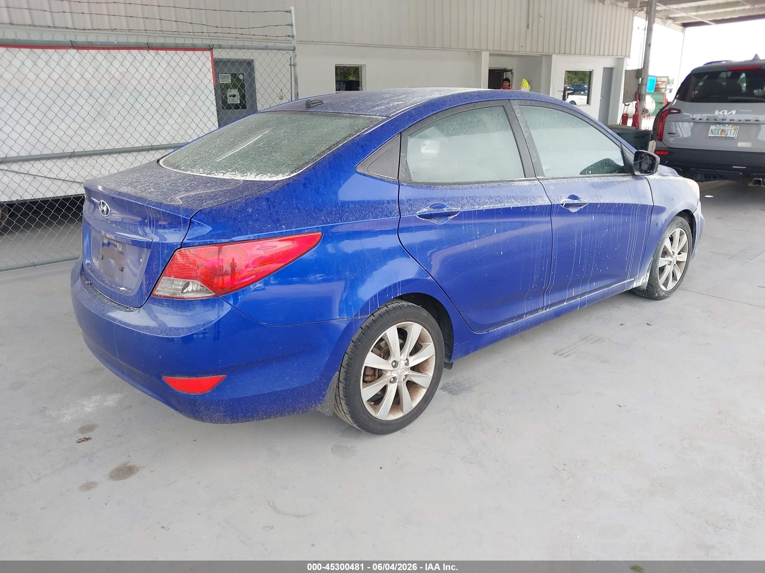 2014 Hyundai Accent Gls Blue vin: KMHCU4AE3EU608190