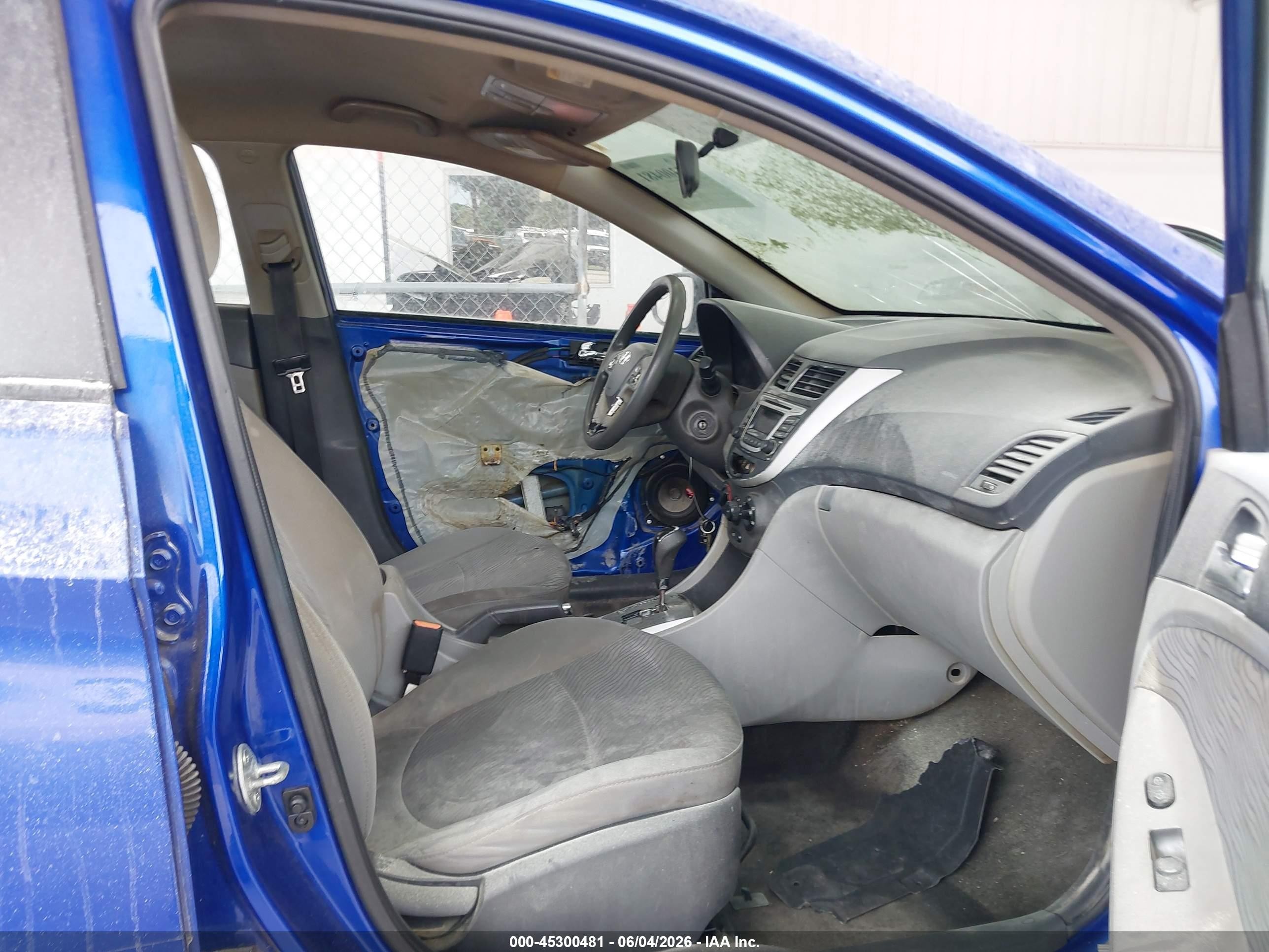 2014 Hyundai Accent Gls Blue vin: KMHCU4AE3EU608190