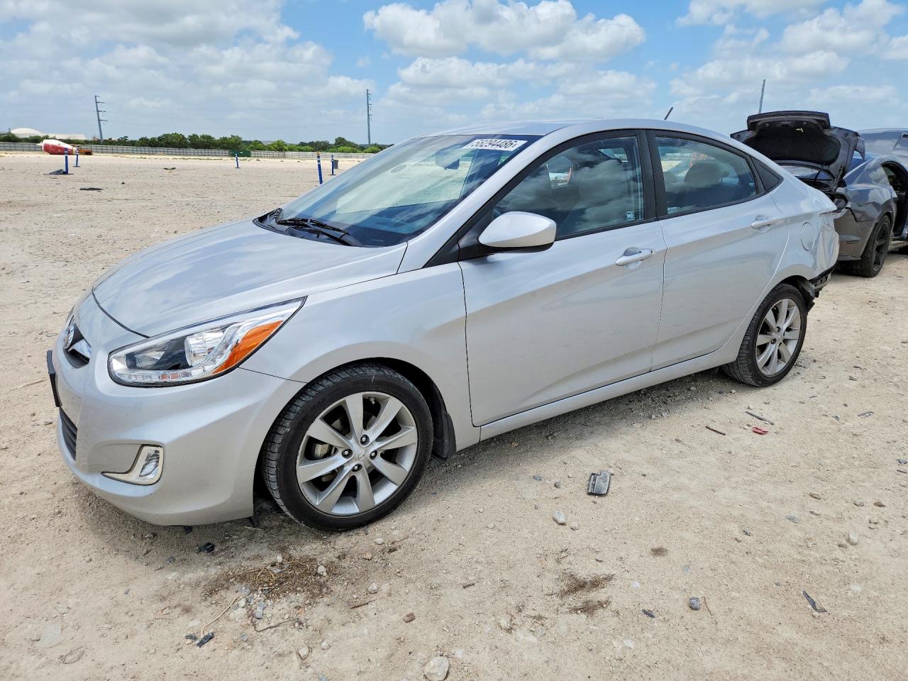 2014 Hyundai Accent Gls Серебряный vin: KMHCU4AE3EU676750