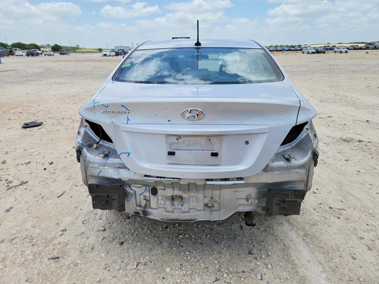 2014 Hyundai Accent Gls Silver vin: KMHCU4AE3EU676750