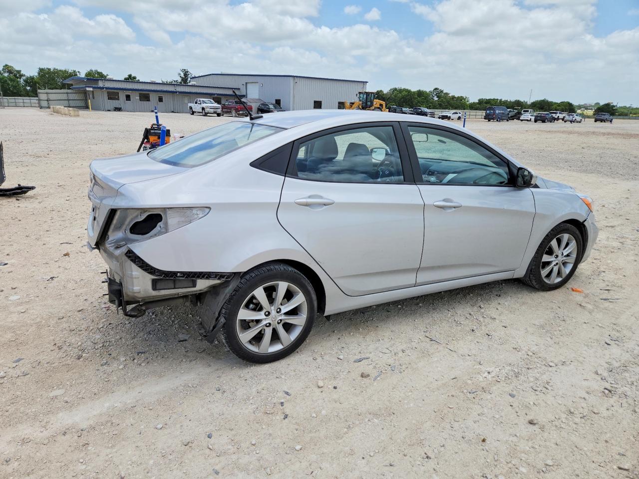2014 Hyundai Accent Gls Silver vin: KMHCU4AE3EU676750