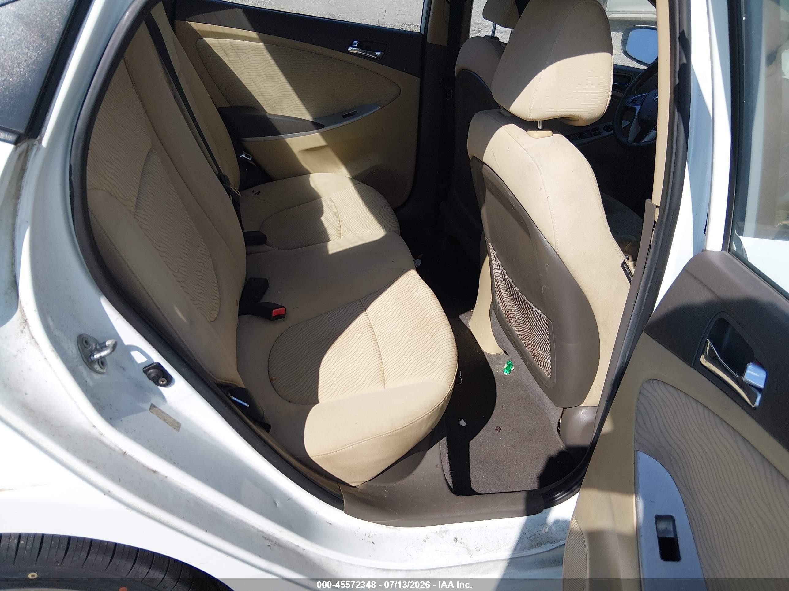 2012 Hyundai Accent Gls Белый vin: KMHCU4AE4CU173645