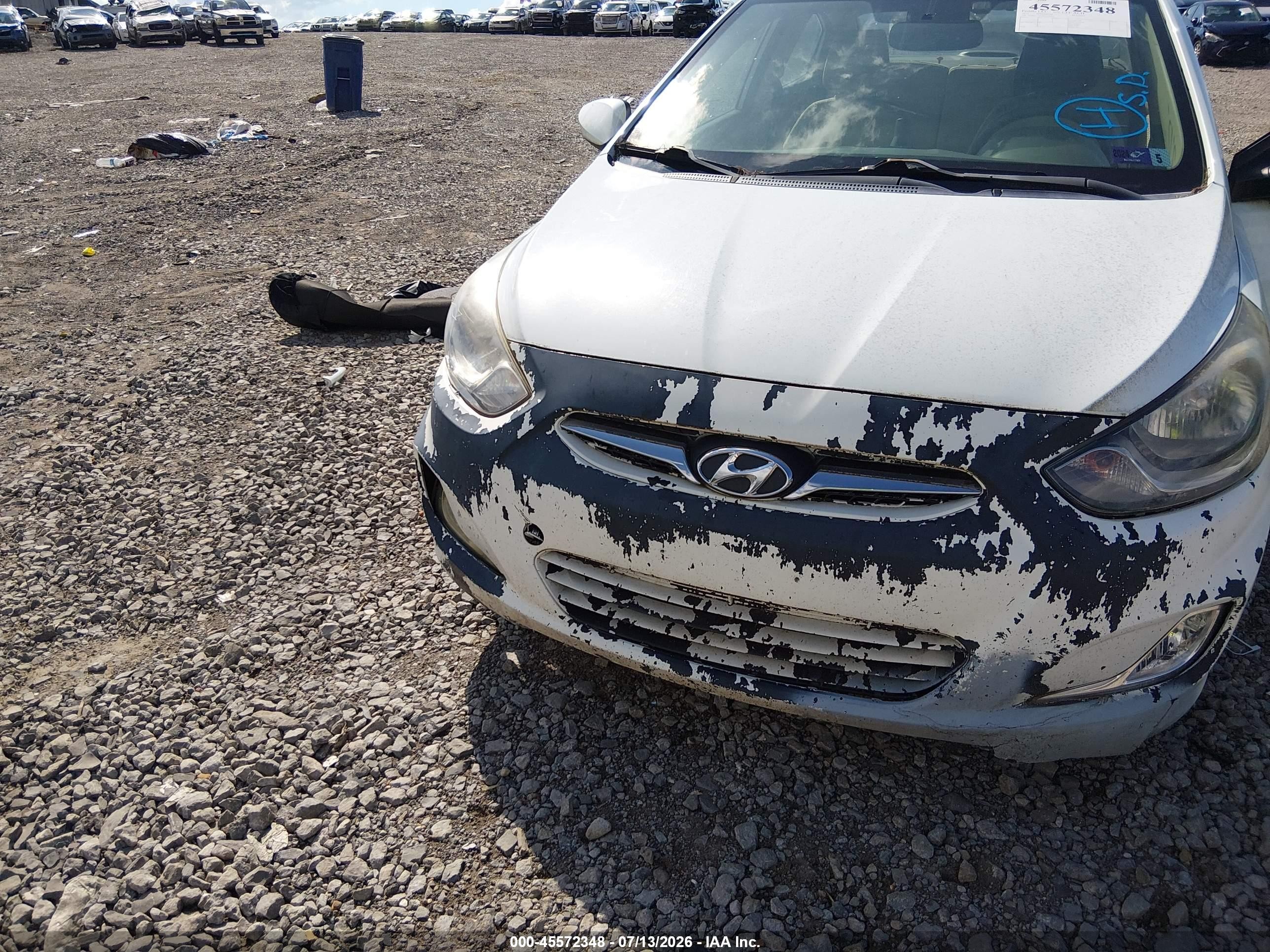 2012 Hyundai Accent Gls Белый vin: KMHCU4AE4CU173645